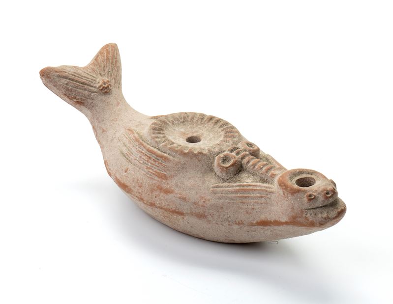 Lucerna in Terracotta Raffigurante Pesce Stilizzato