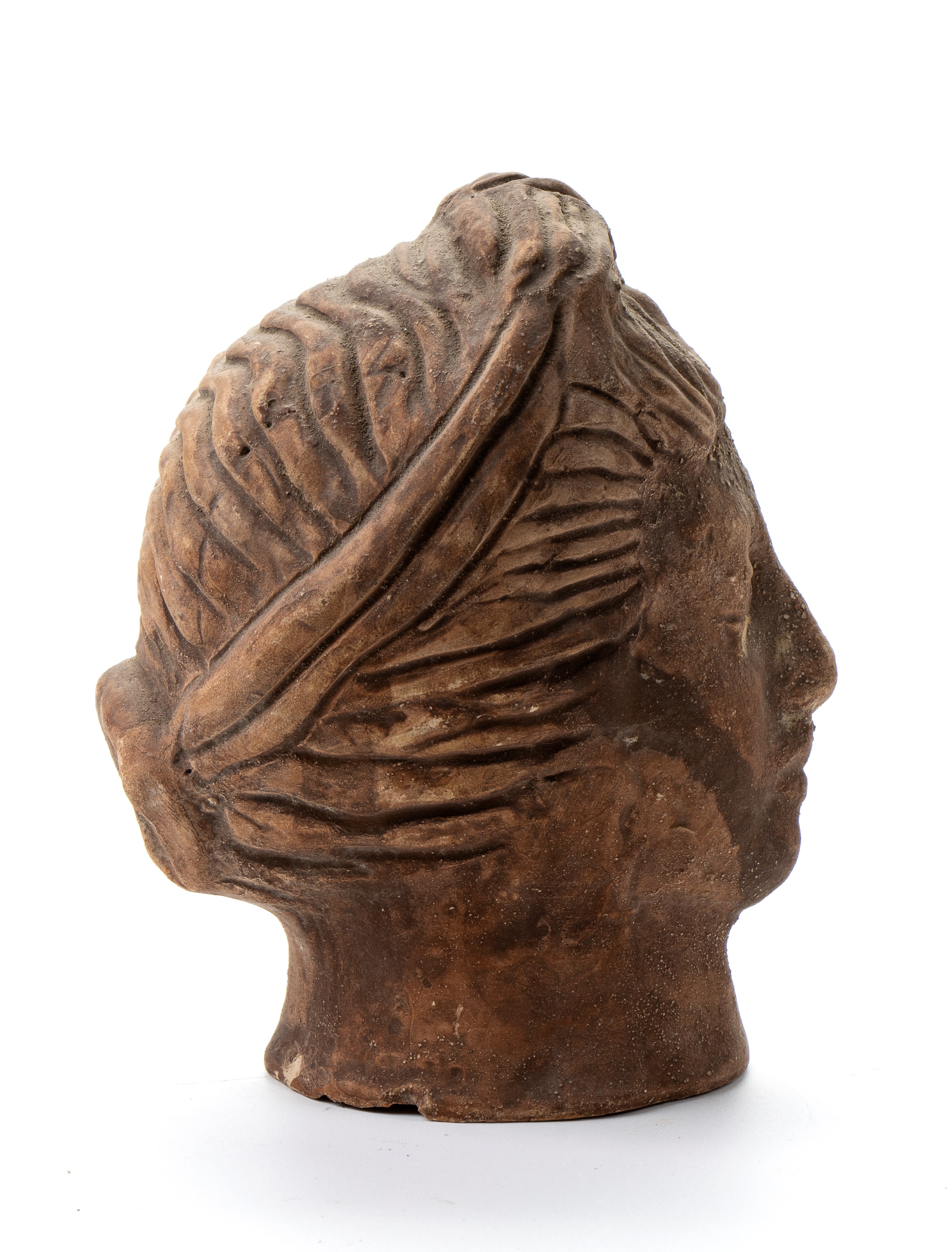 Piccola testa muliebre in terracotta