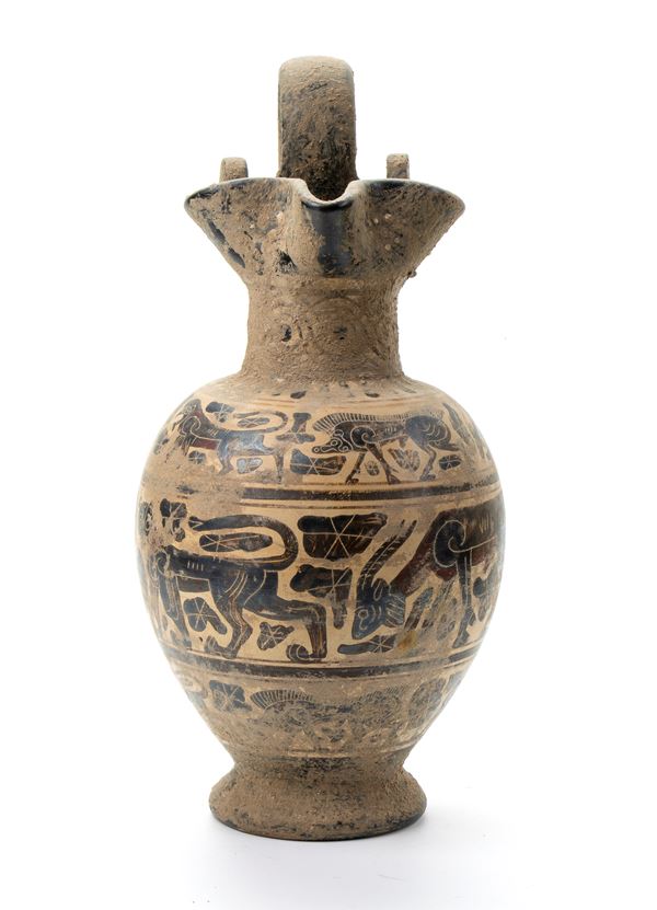 Oinochoe in ceramica arcaica a figure nere con becco carenato e decori zoomorfi su tre fasce