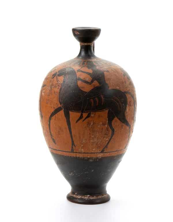 Oinochoe in ceramica a figure nere con commiato ad un guerriero a cavallo 