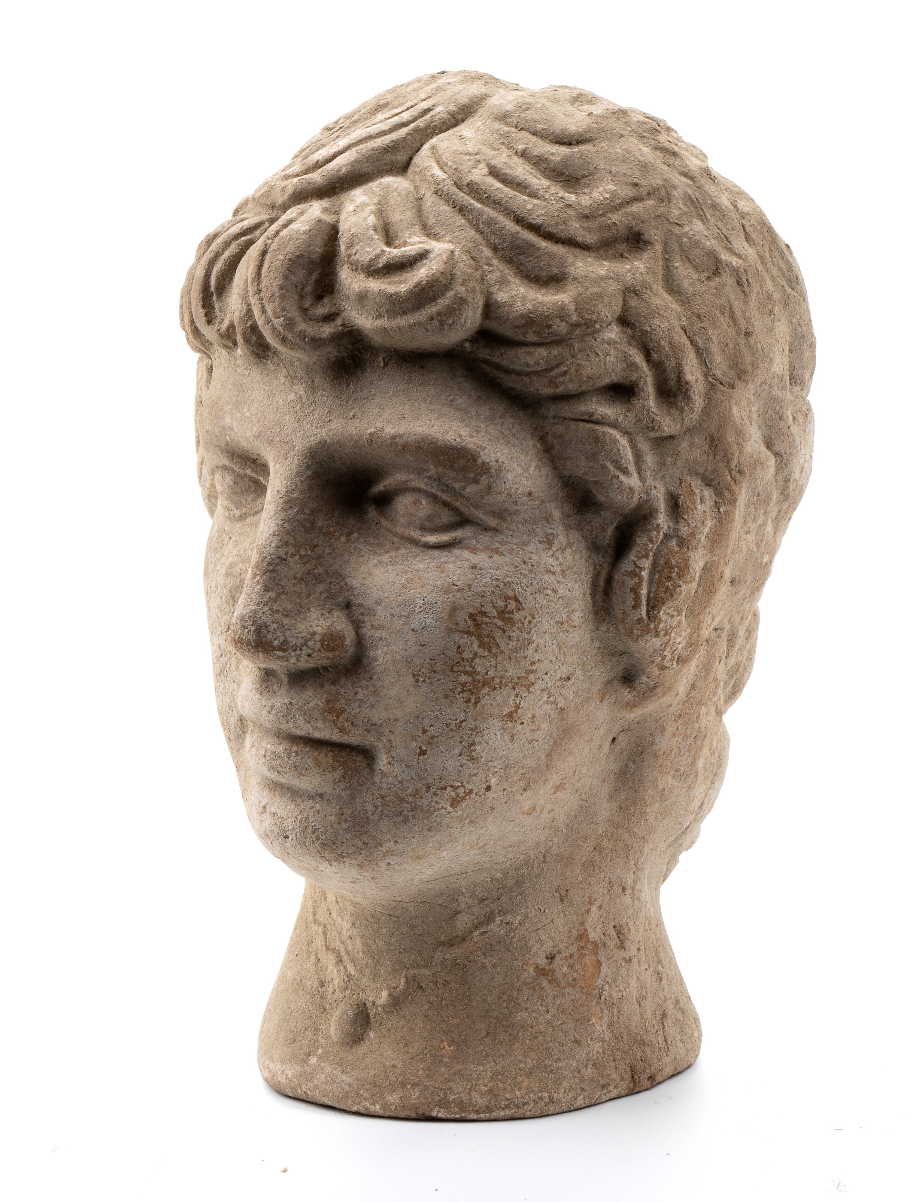 Testa di giovane in pietra