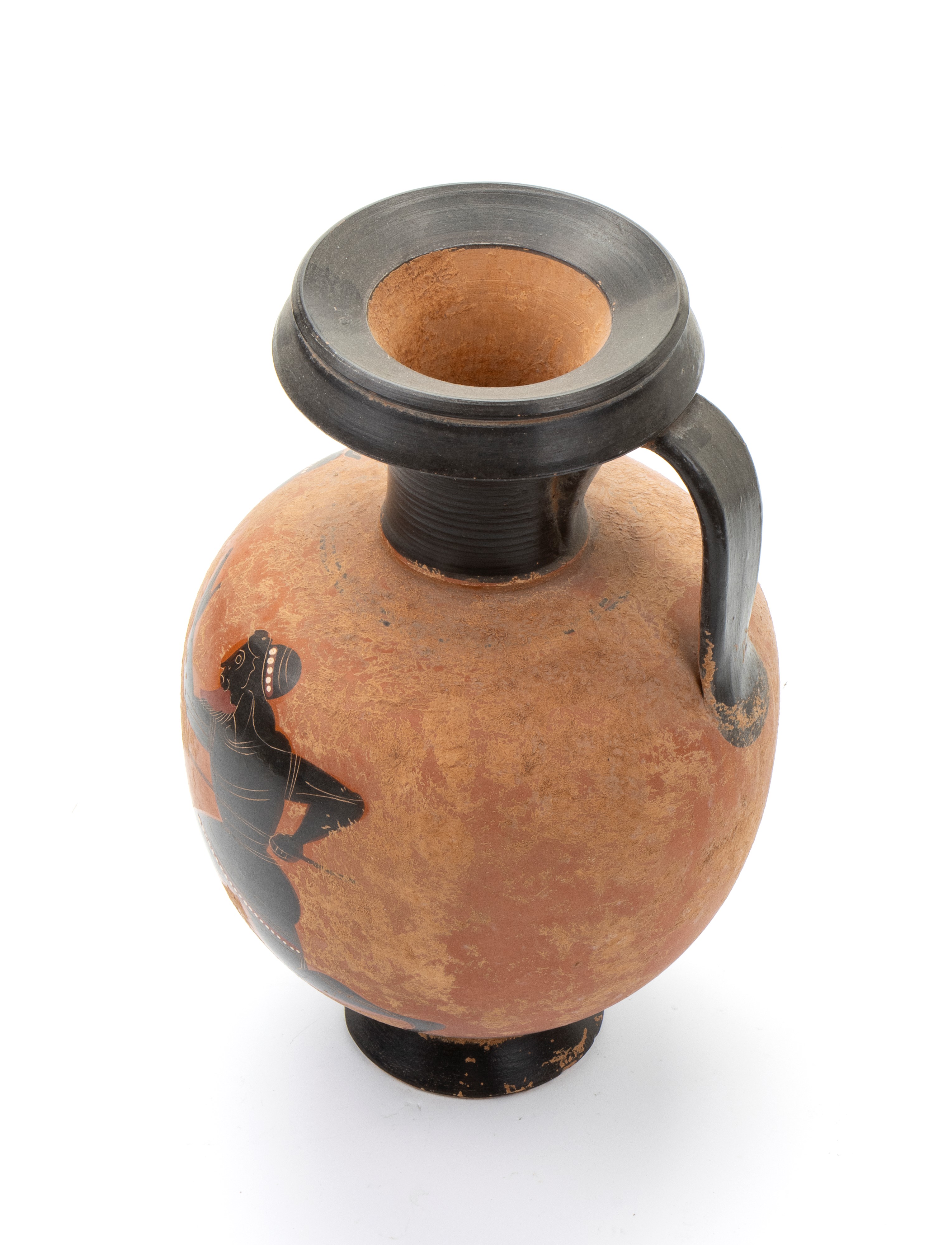 Oinochoe in ceramica arcaica a figure nere con coppia di atleti barbuti