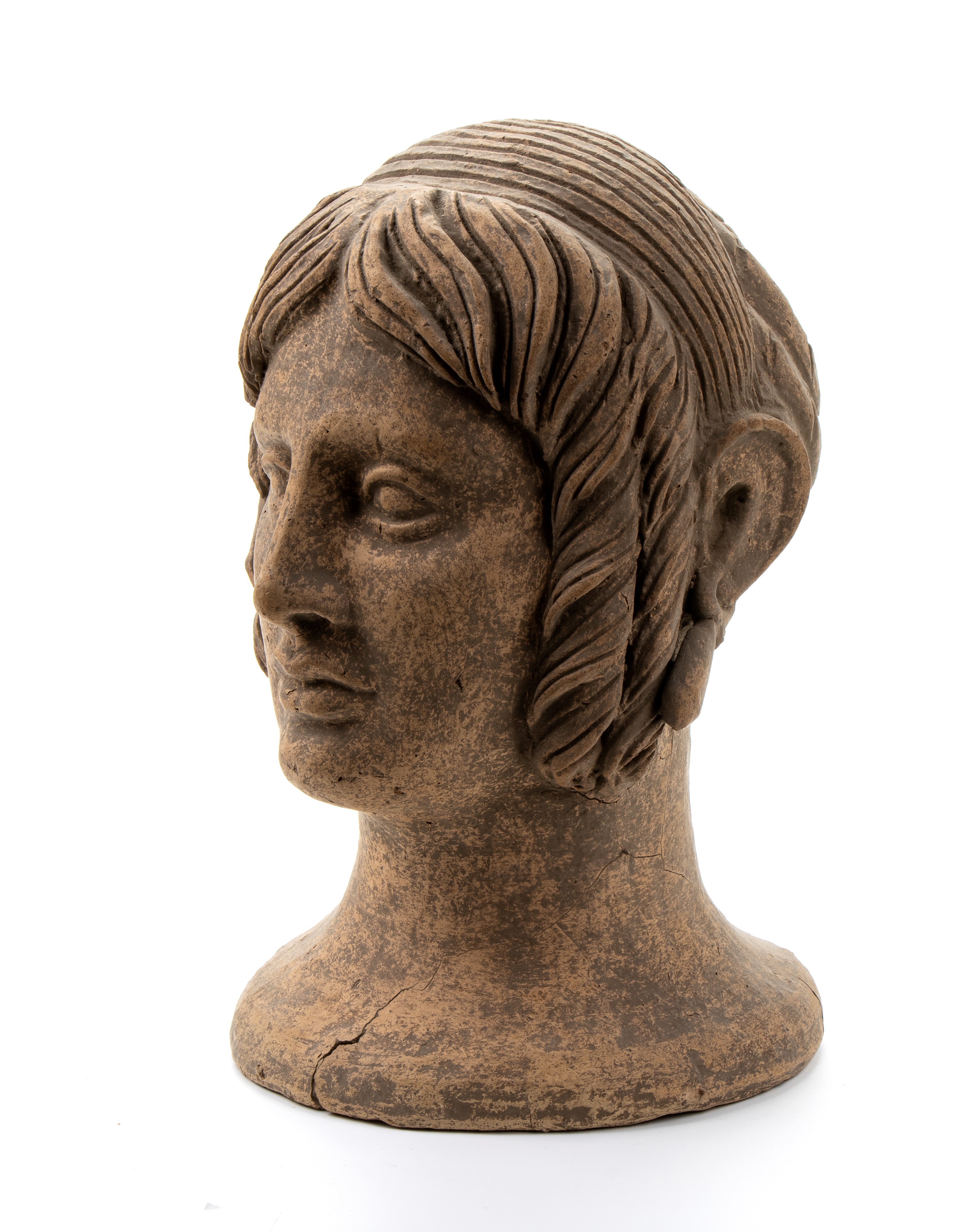 Testa muliebre in terracotta