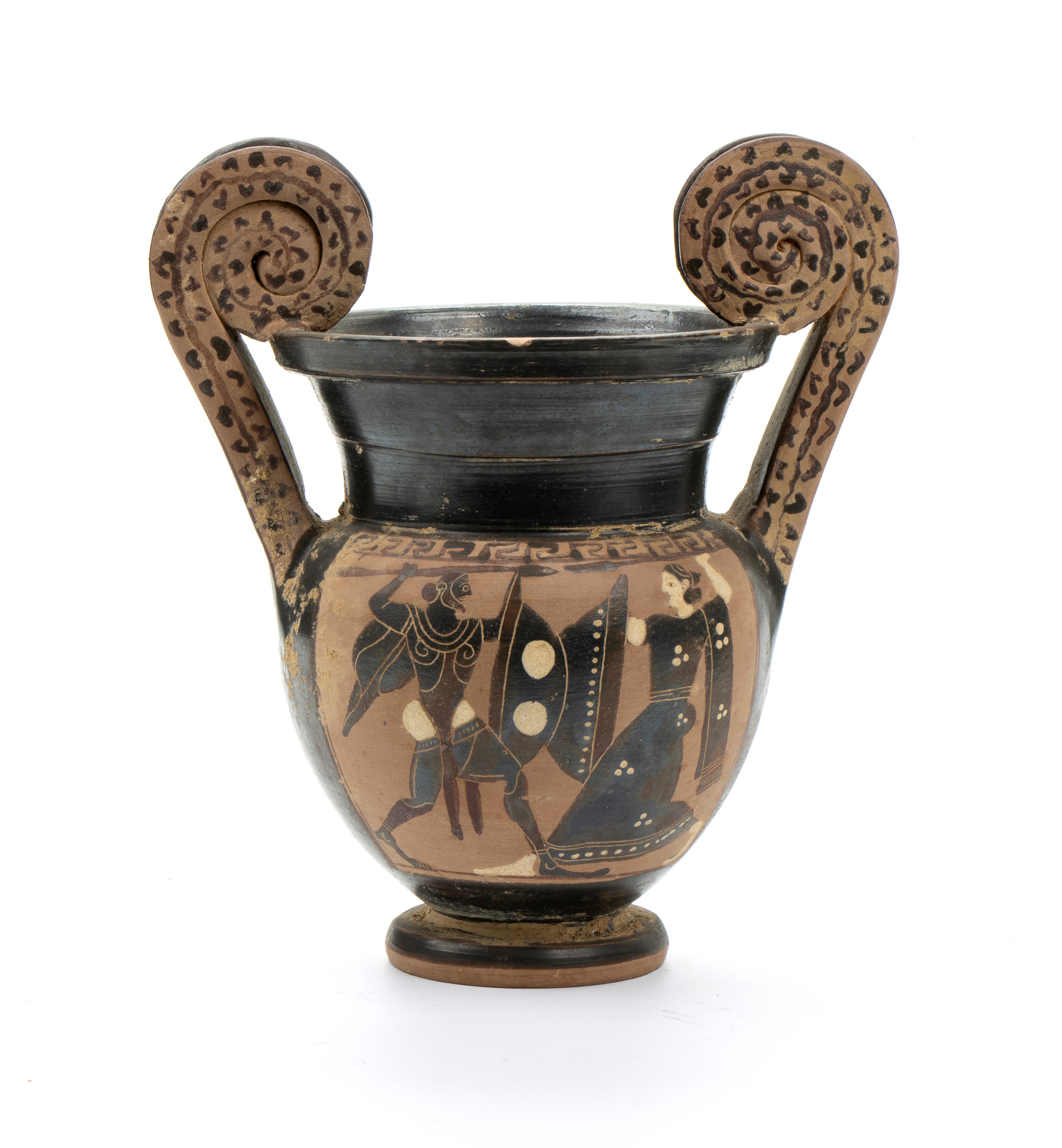 Piccolo vaso a cratere biansato in ceramica apula a figure nere. Nella parte frontale due figure ...