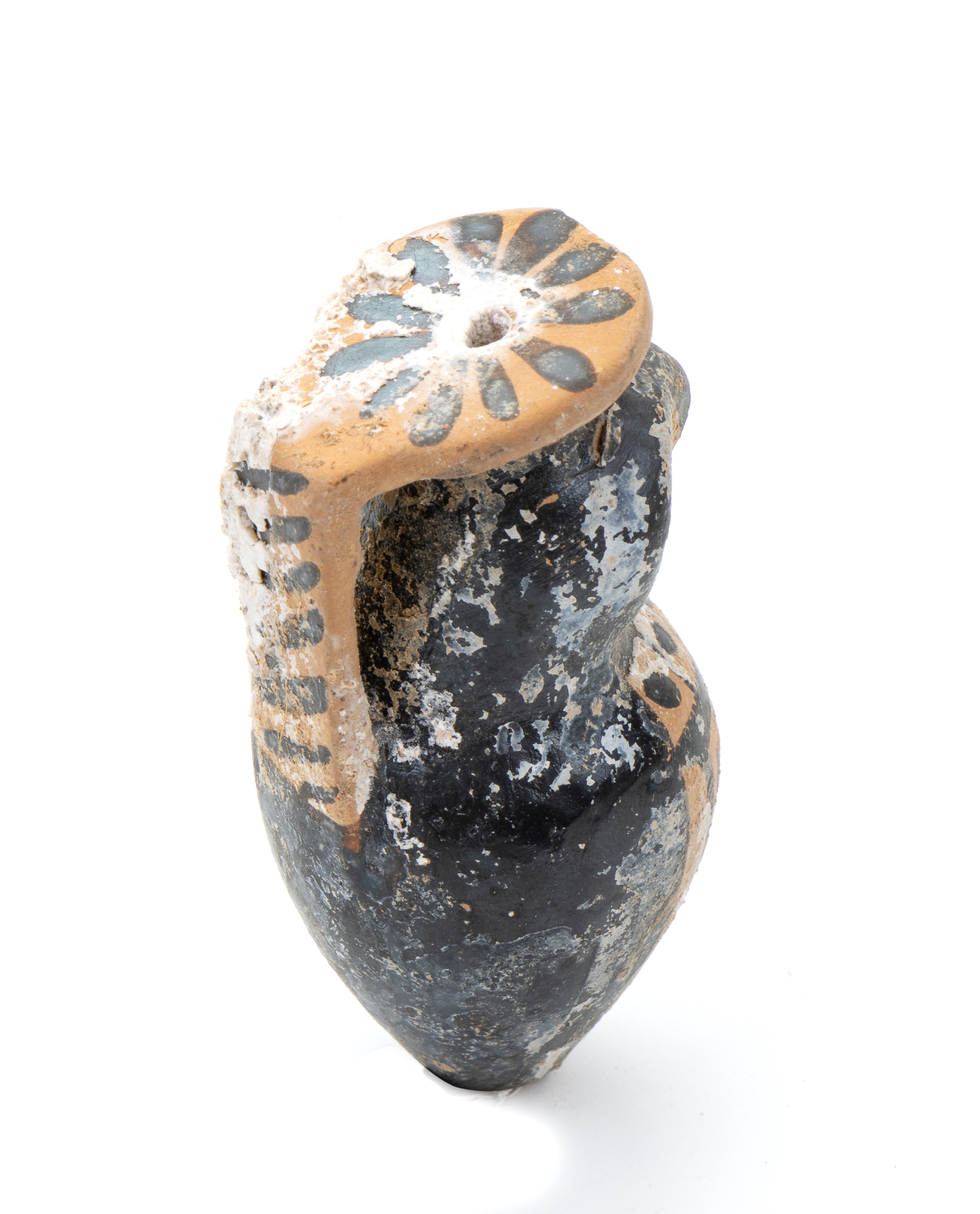 Vasetto portanguenti in ceramica arcaica a figure nere modellato a guisa di civetta