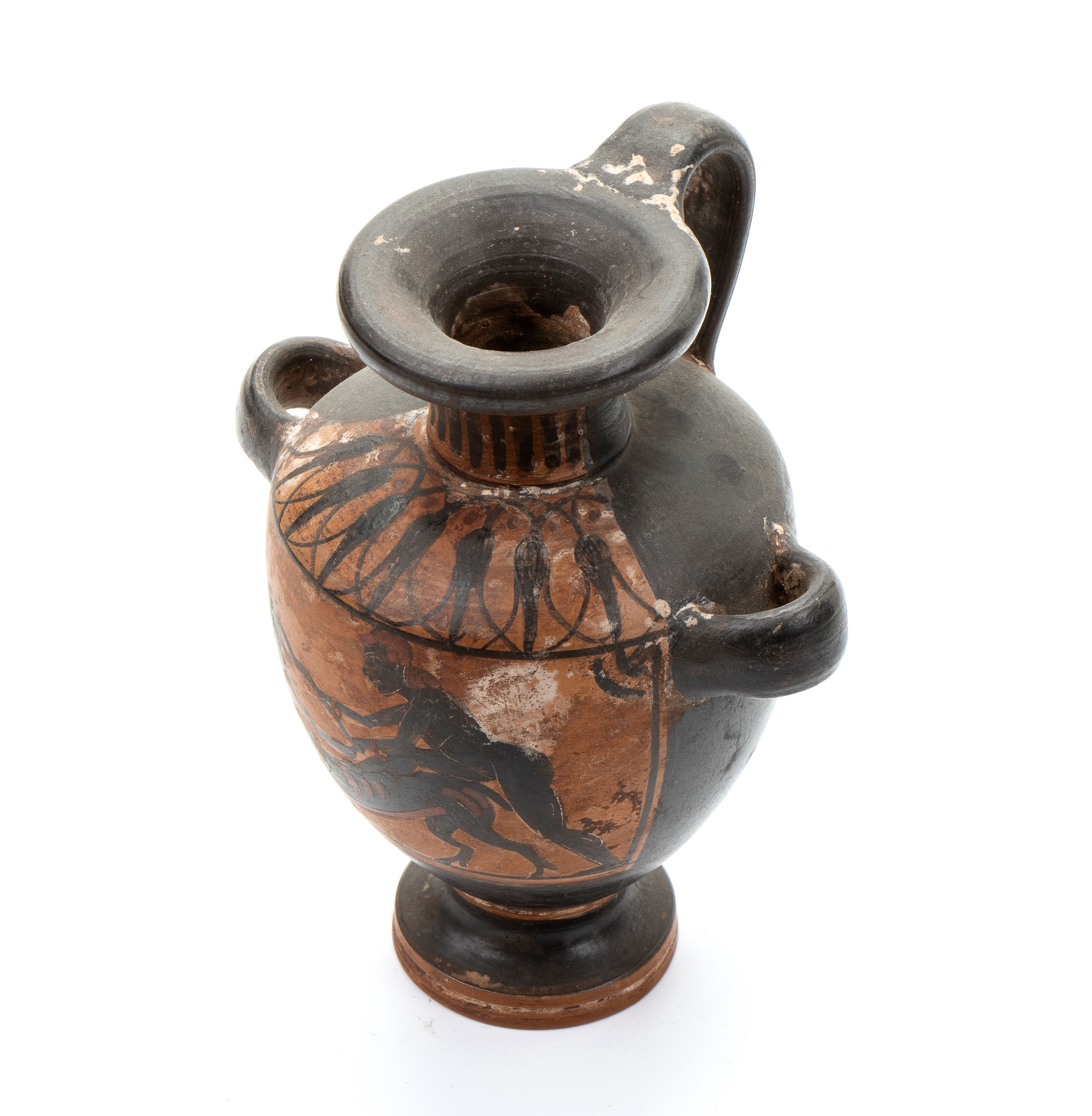 Oinochoe Biansato in Ceramica Arcaica a Figure Nere con Scena Venatoria