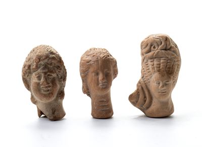 Lotto di 3 Sculturine Muliebri in Terracotta