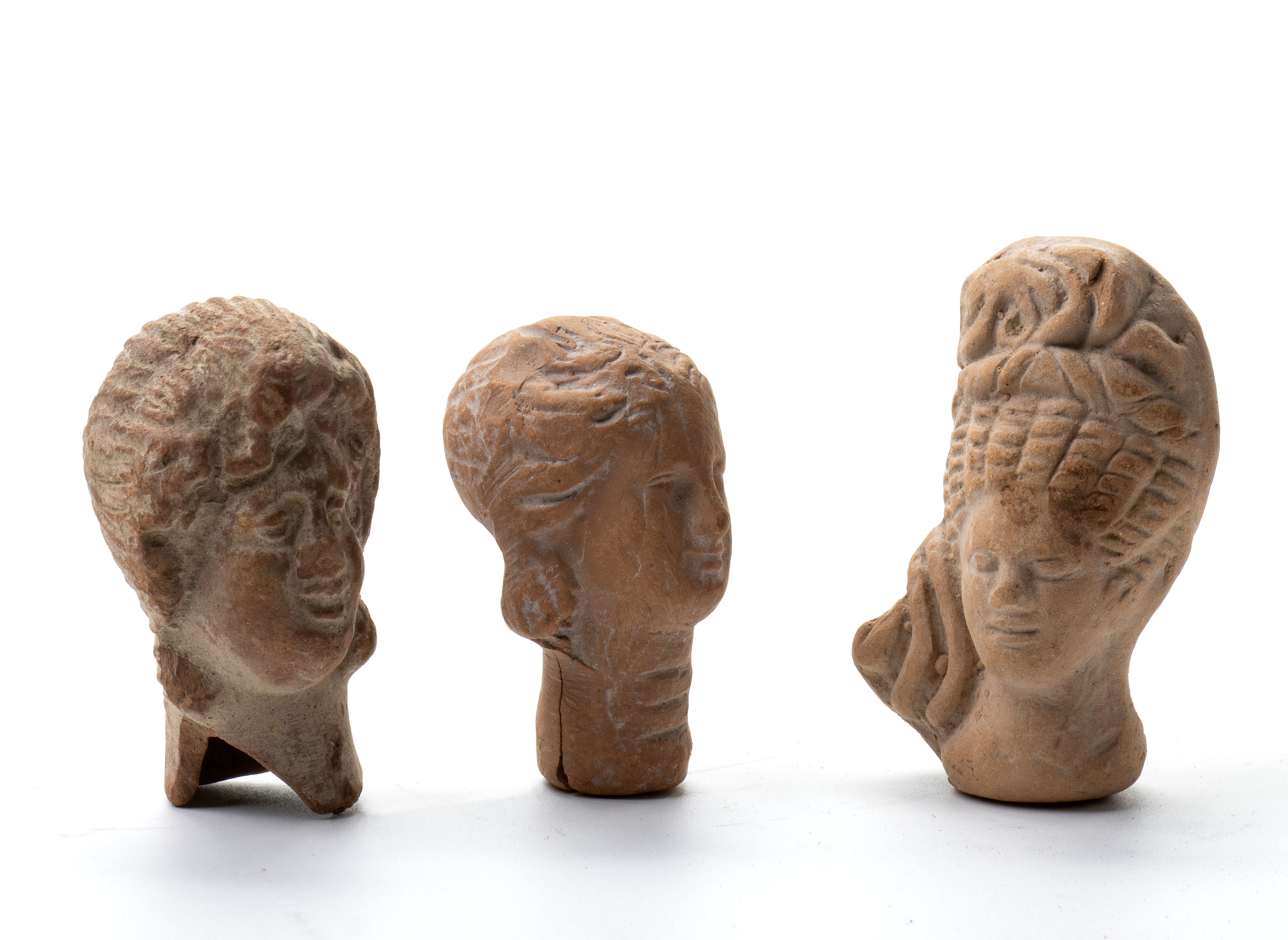 Lotto di 3 Sculturine Muliebri in Terracotta