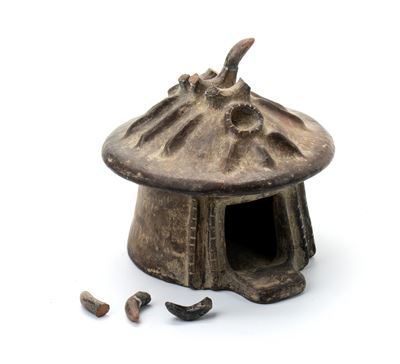 Assuario Etrusco a Guisa di Capanna in Terracotta