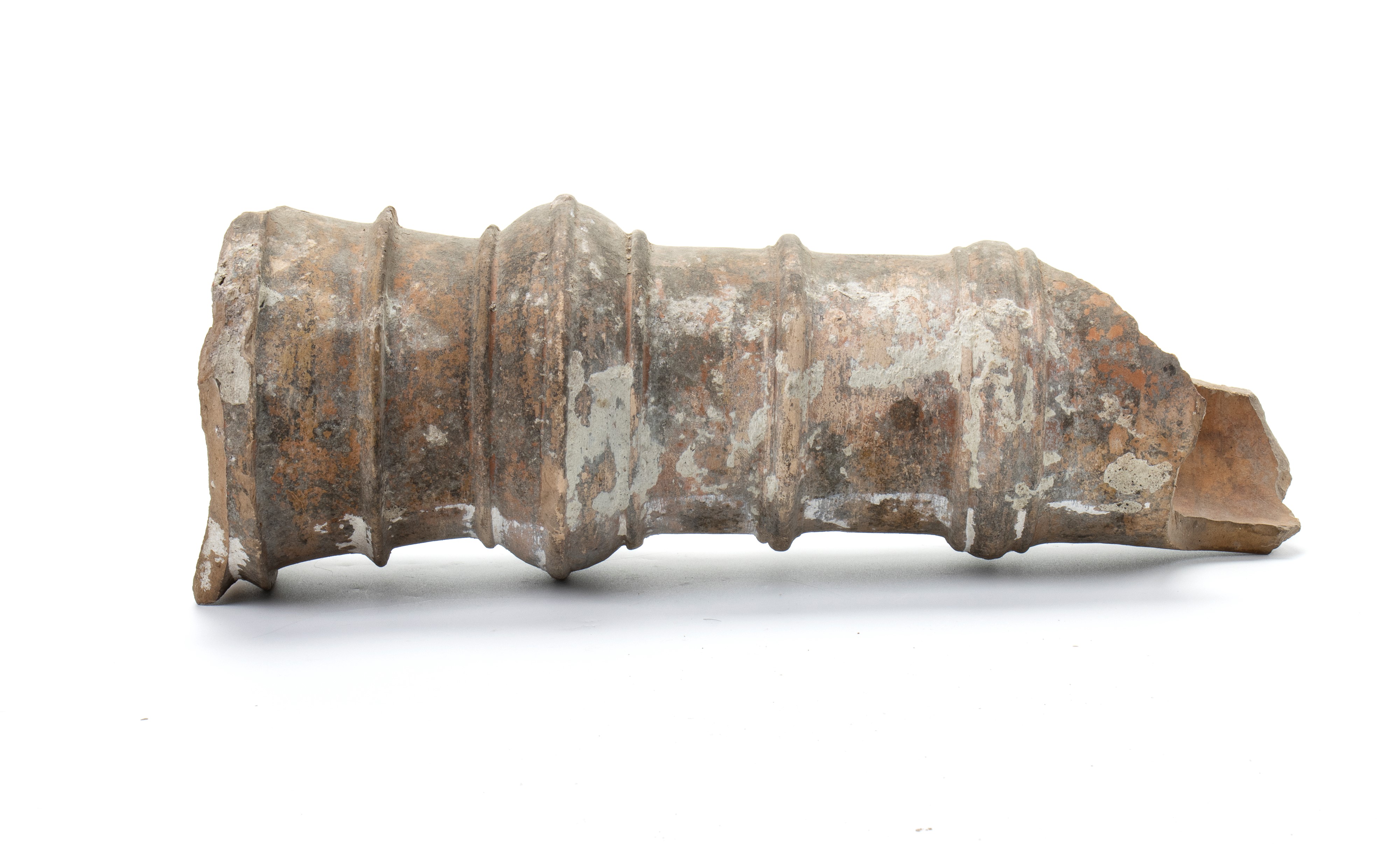 Frammento di collo di bottiglia in terracotta lavorata al tornio