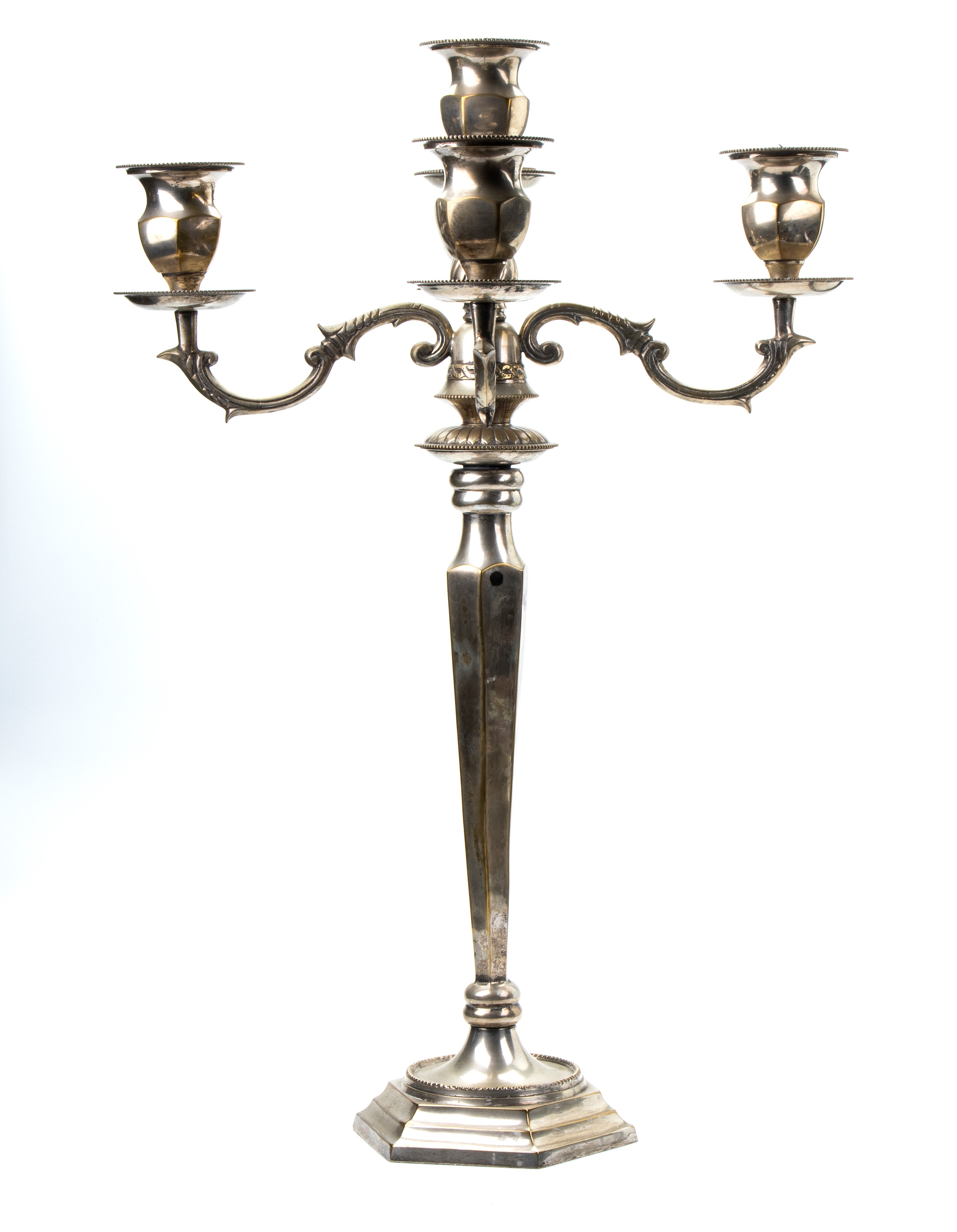 Coppia di Eleganti Candelabri a 5 Fuochi in Metallo Argentato