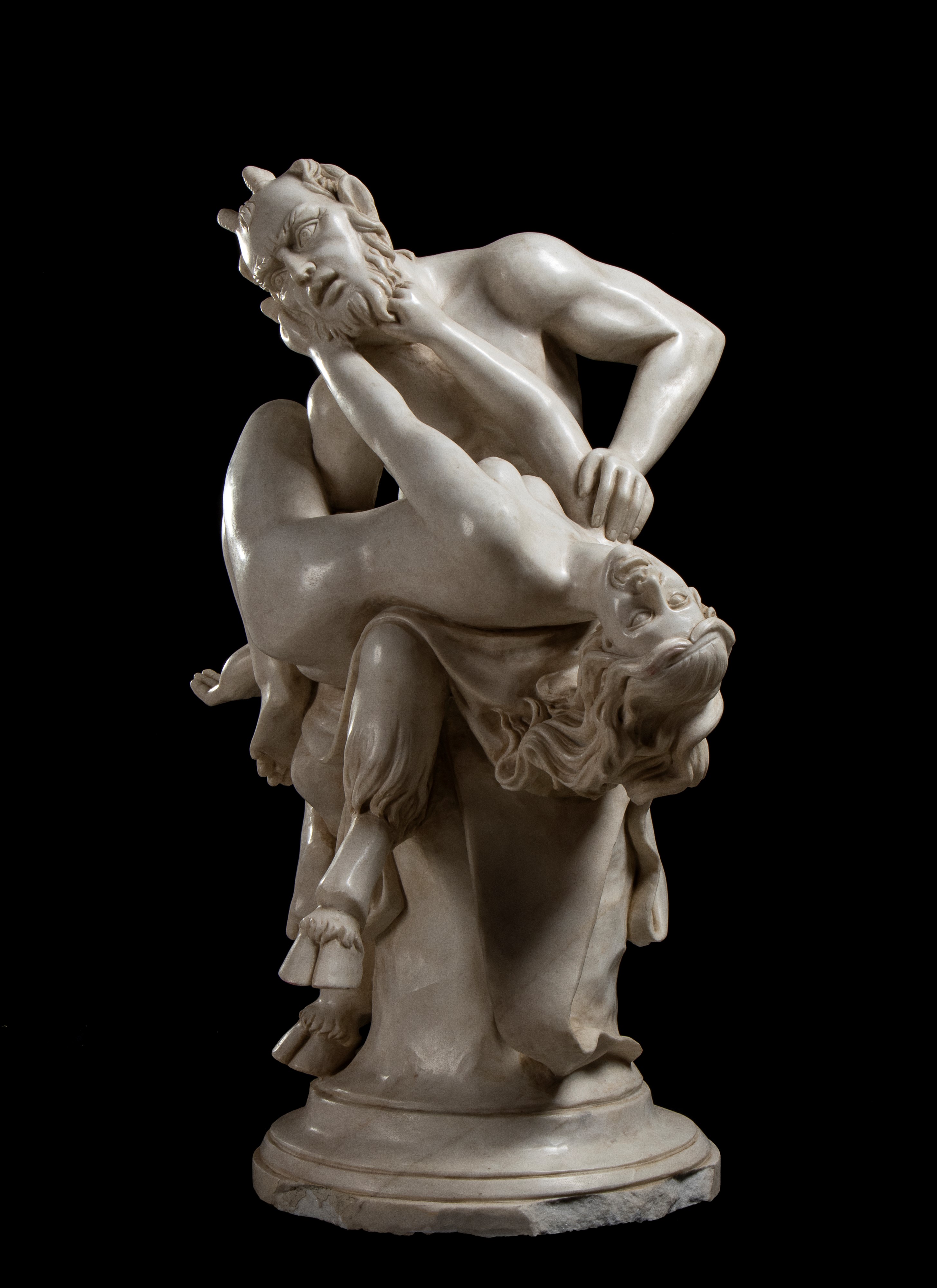 Scultura in marmo statuario scolpito a mano dal blocco a grandezza naturale raffigurante il dio P...