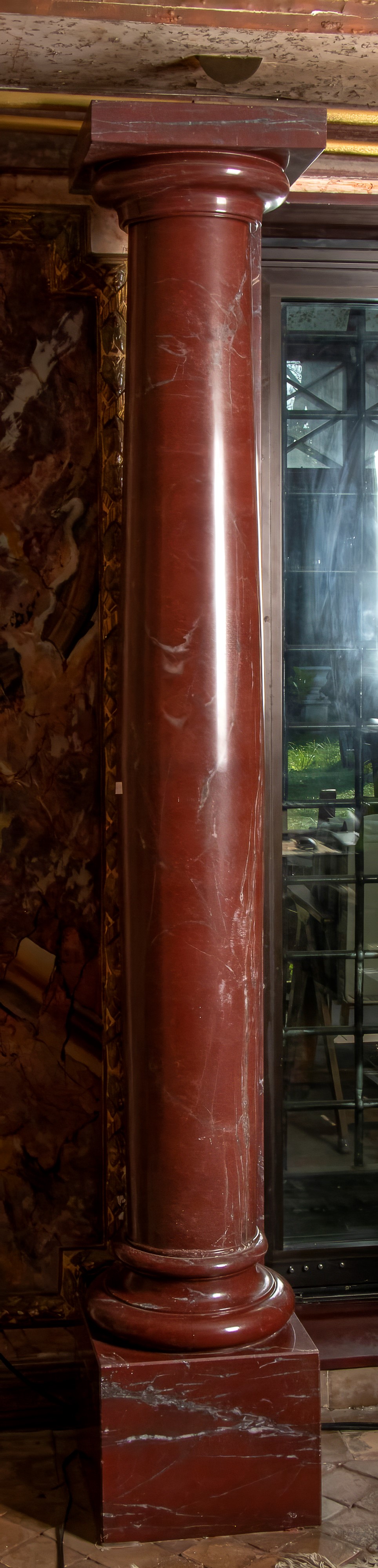 Coppia di colonne in rosso antico