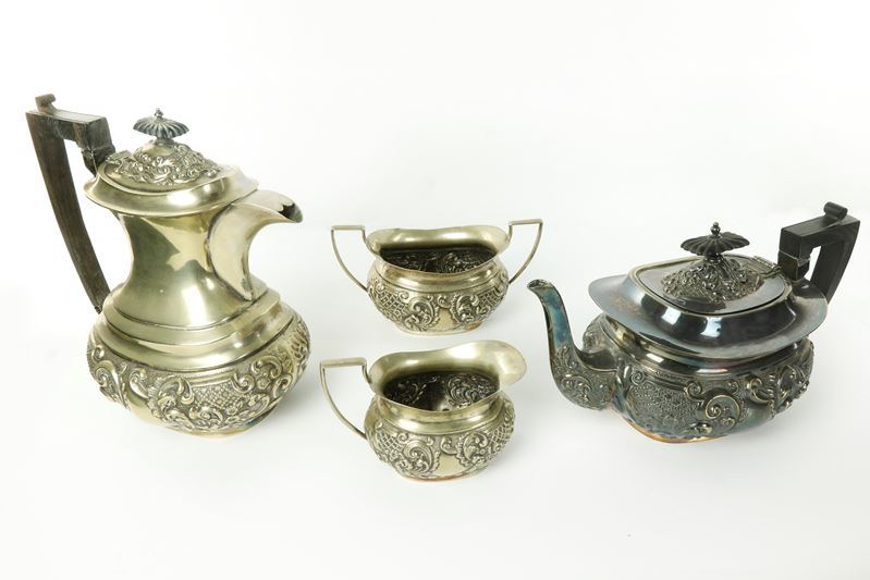 Servizio da The e Caffè Composto da Lattiera, Zuccheriera, Teiera Caffettiera.