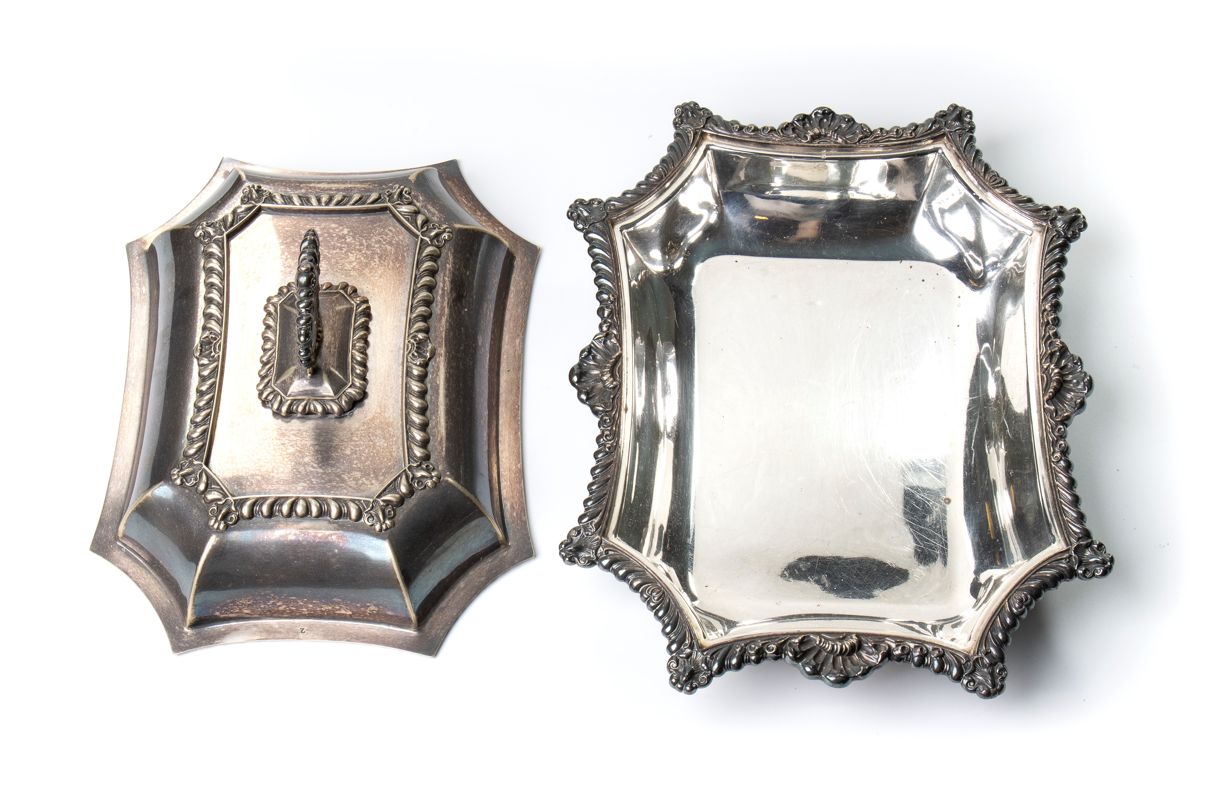 Coppia di scaldavivante finemente cesellati Welbeckplate The Alex Clark Manufacture London A1 Sil...