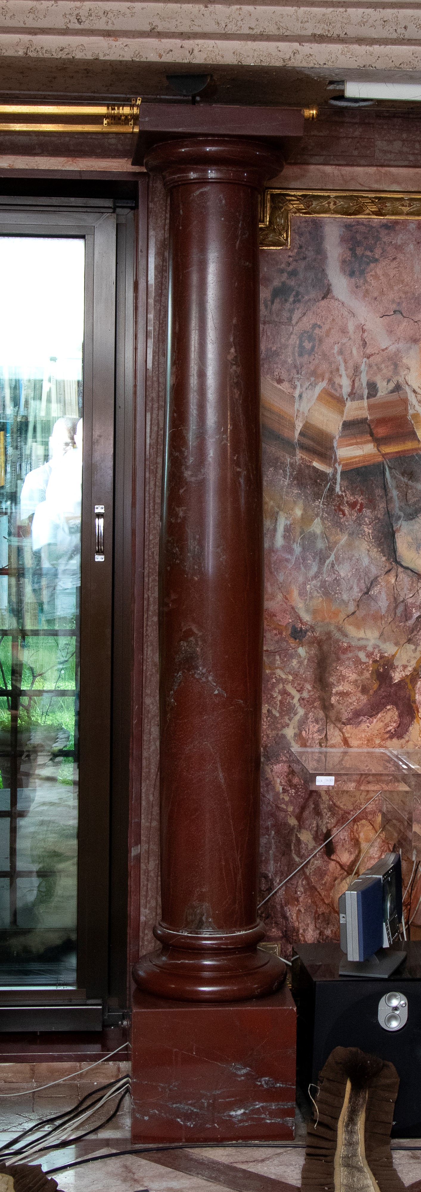 Coppia di colonne in rosso antico