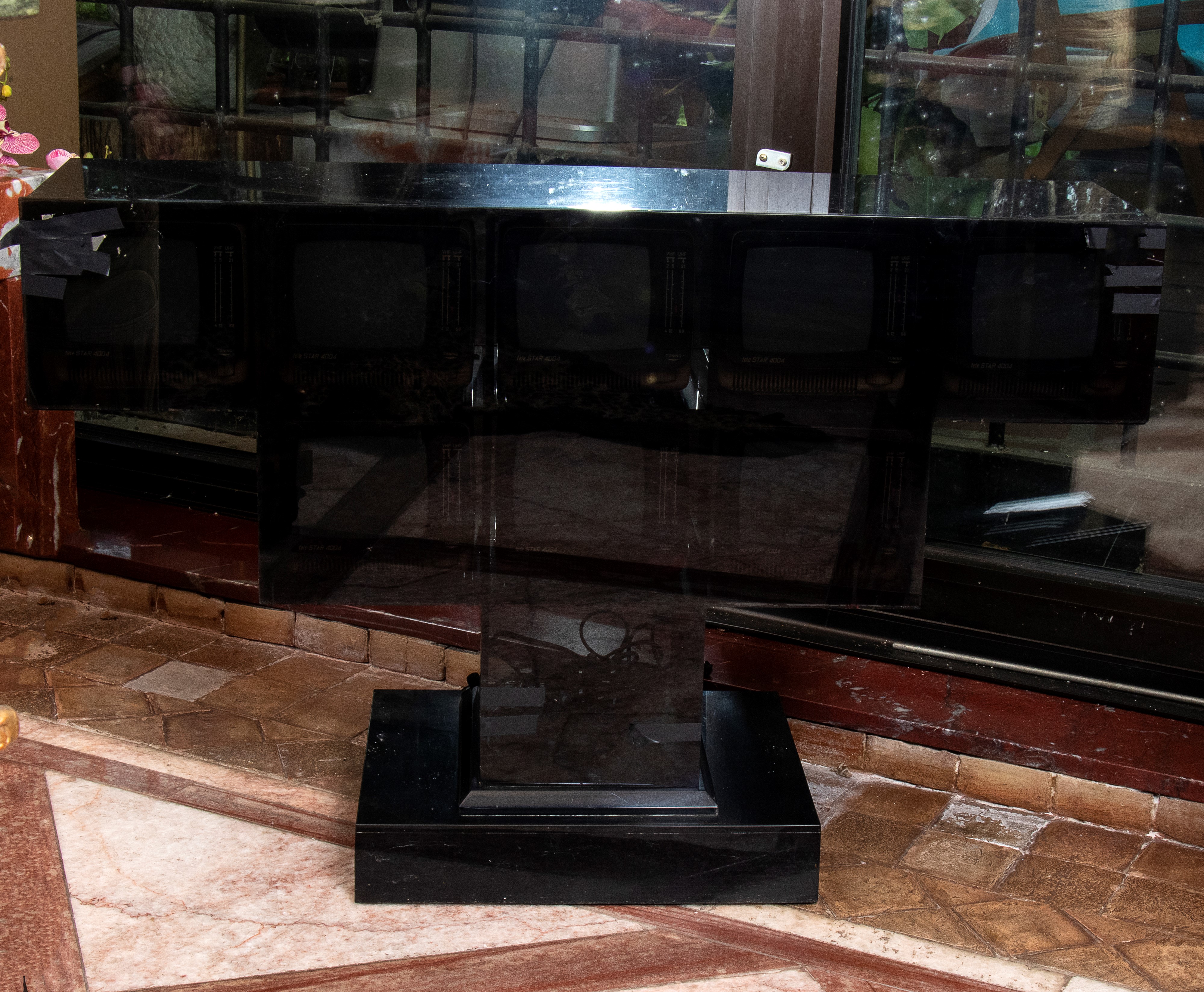 Consolle/mobile Contenitore in Perspex Laccato Nero