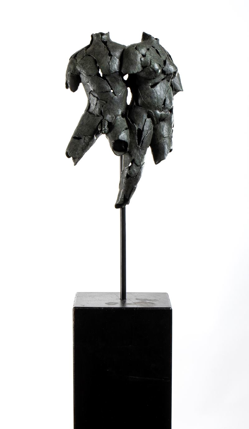 Bronzetto a imitazione dell'antico in bronzo raffigurante torso di uomo e di dona uniti su piedis...