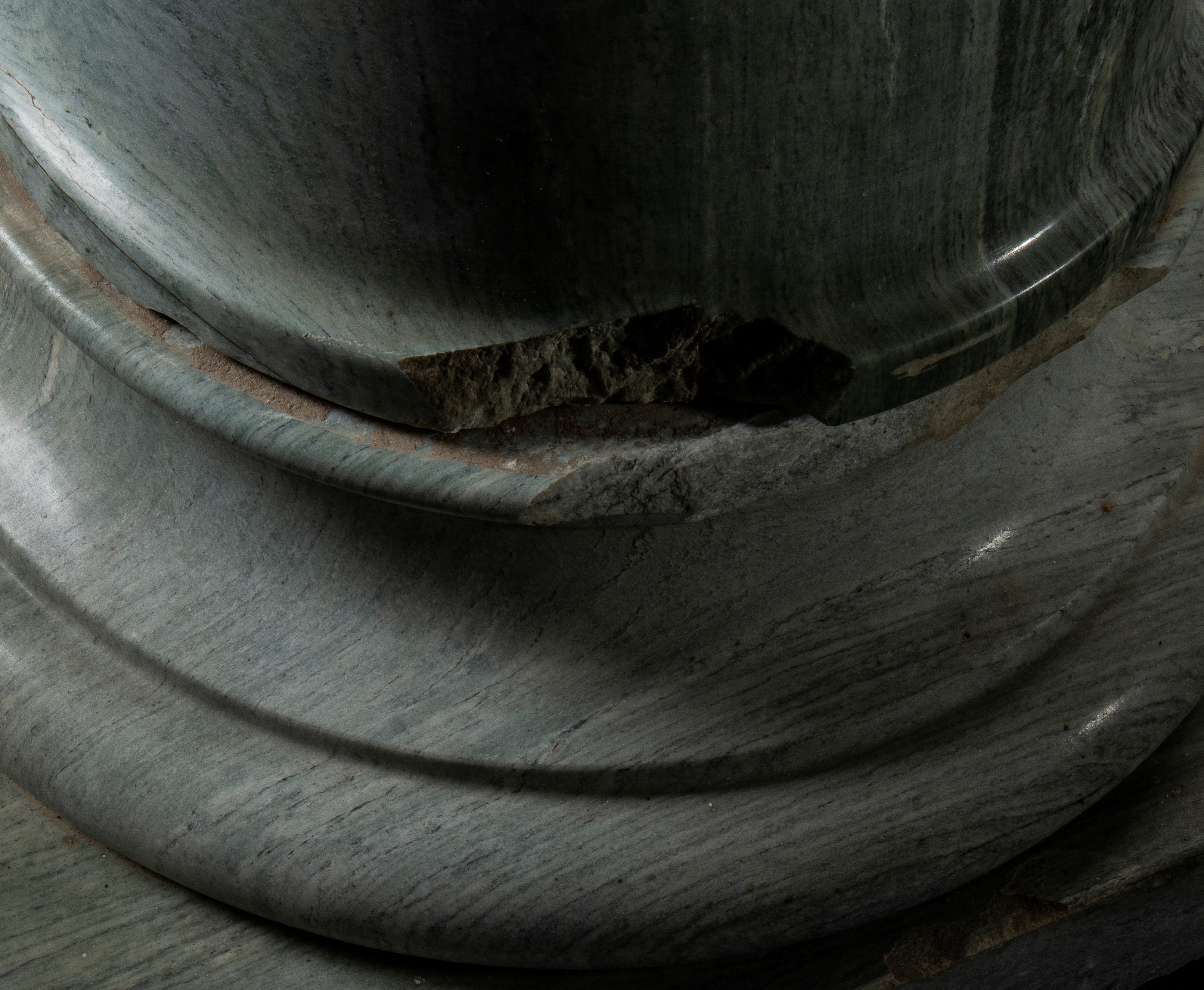 Colonna in marmo grigio bardiglio