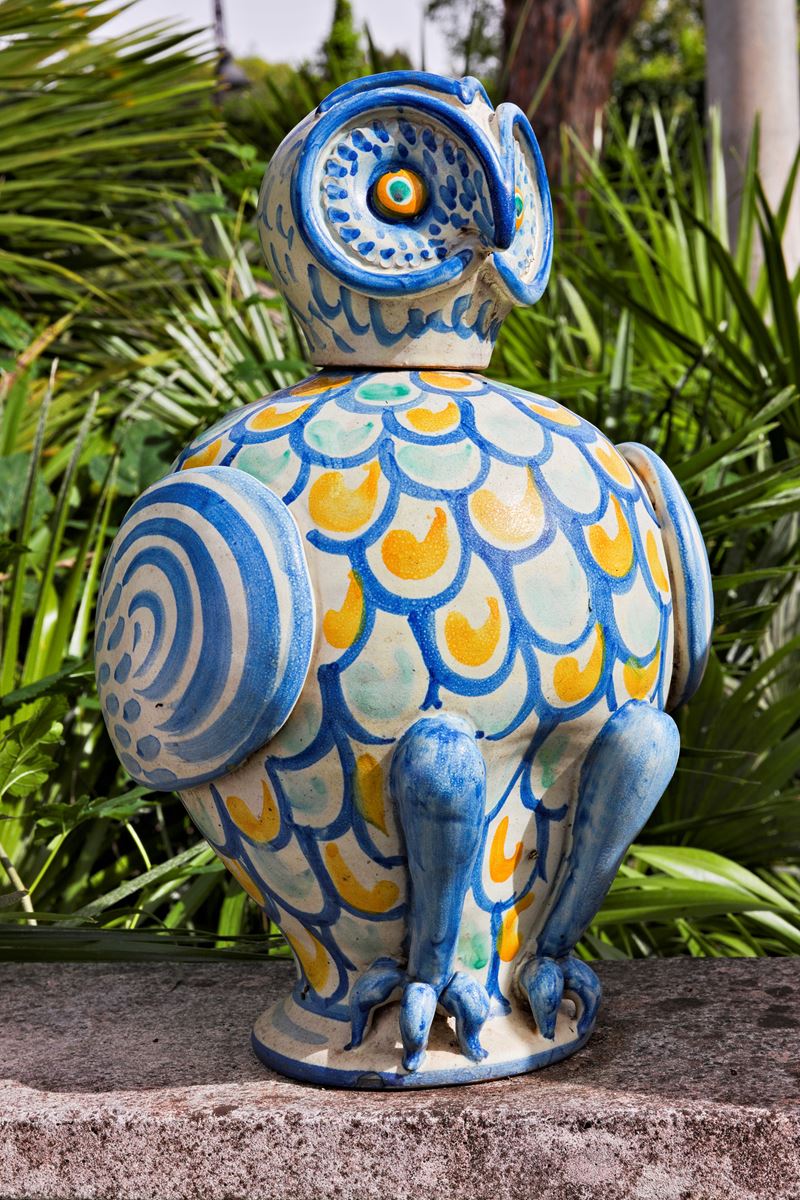 Bottiglia in Ceramica Smaltata nei Toni del Giallo, Verde e Blu Raffigurante Civetta