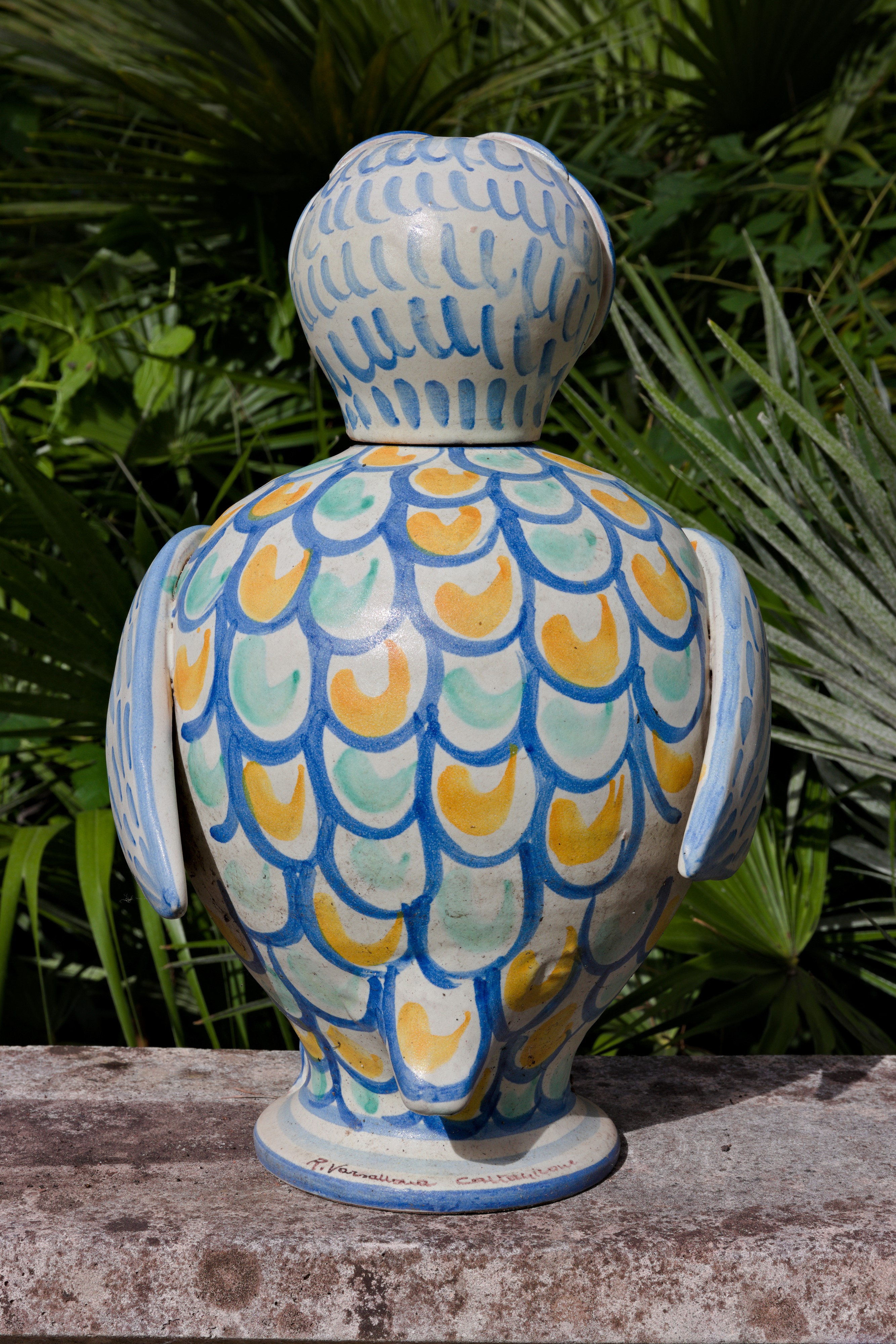 Bottiglia in Ceramica Smaltata nei Toni del Giallo, Verde e Blu Raffigurante Civetta