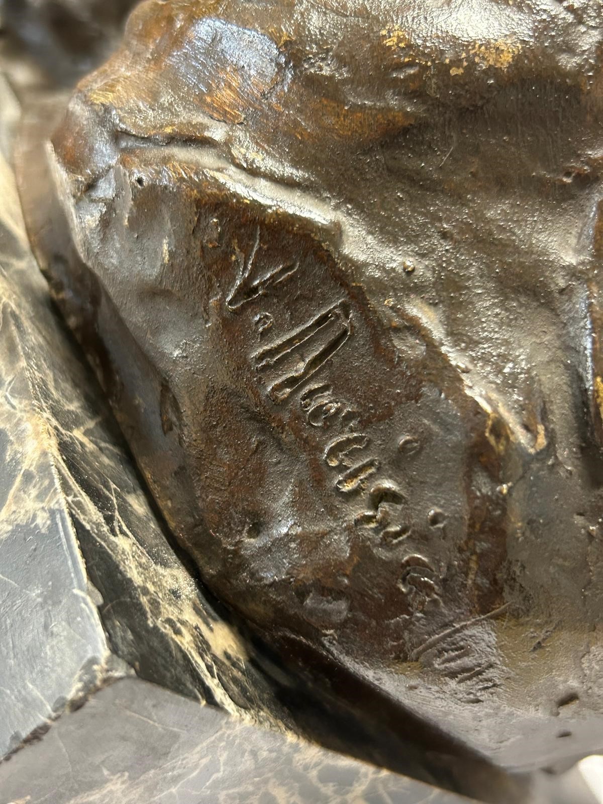 Scultura in bronzo di Bimbo che piange