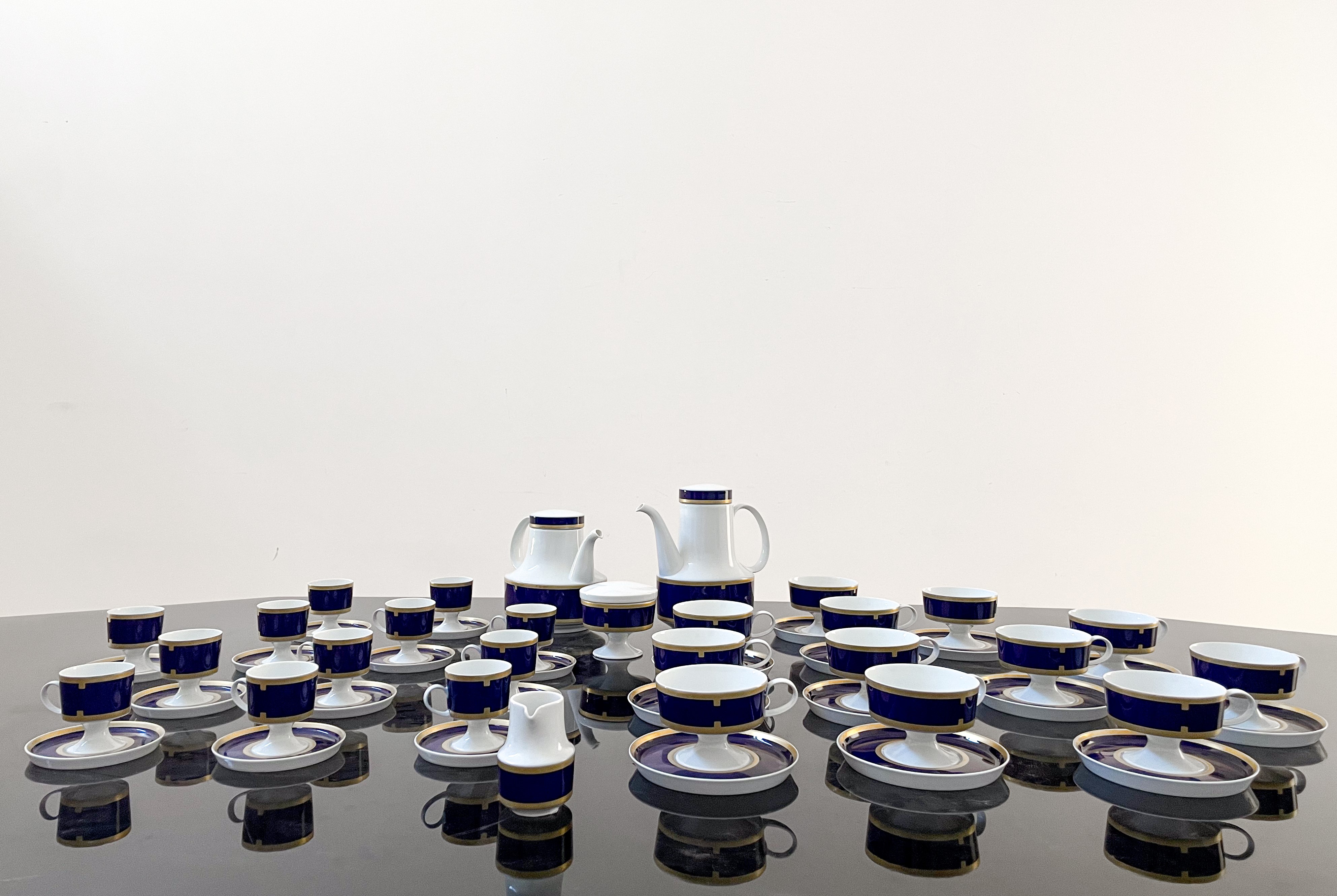 Servizio da the e caffè in porcellana Rosenthal bianca, blu e oro