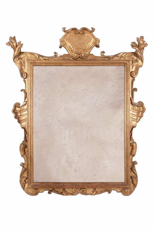 Specchiera in legno dorato 