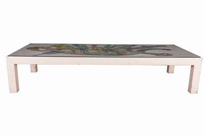 Tavolo basso in legno dipinto a soggetto astratto