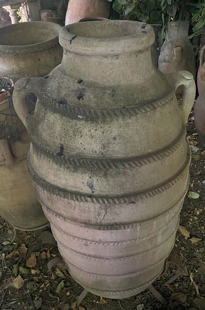 Grande Vaso in Terracotta con Otto Registri Concentrici Decorati a Rilievo