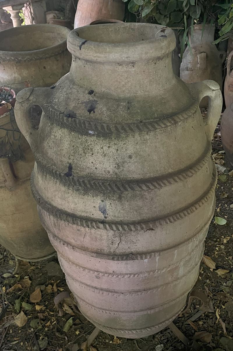 Grande Vaso in Terracotta con Otto Registri Concentrici Decorati a Rilievo