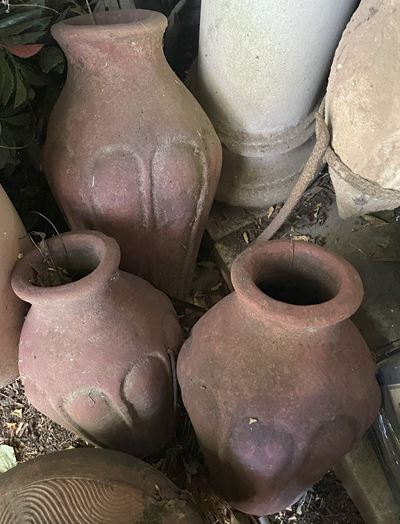 Lotto di Tre Vasi in Terracotta con Lobature Incise
