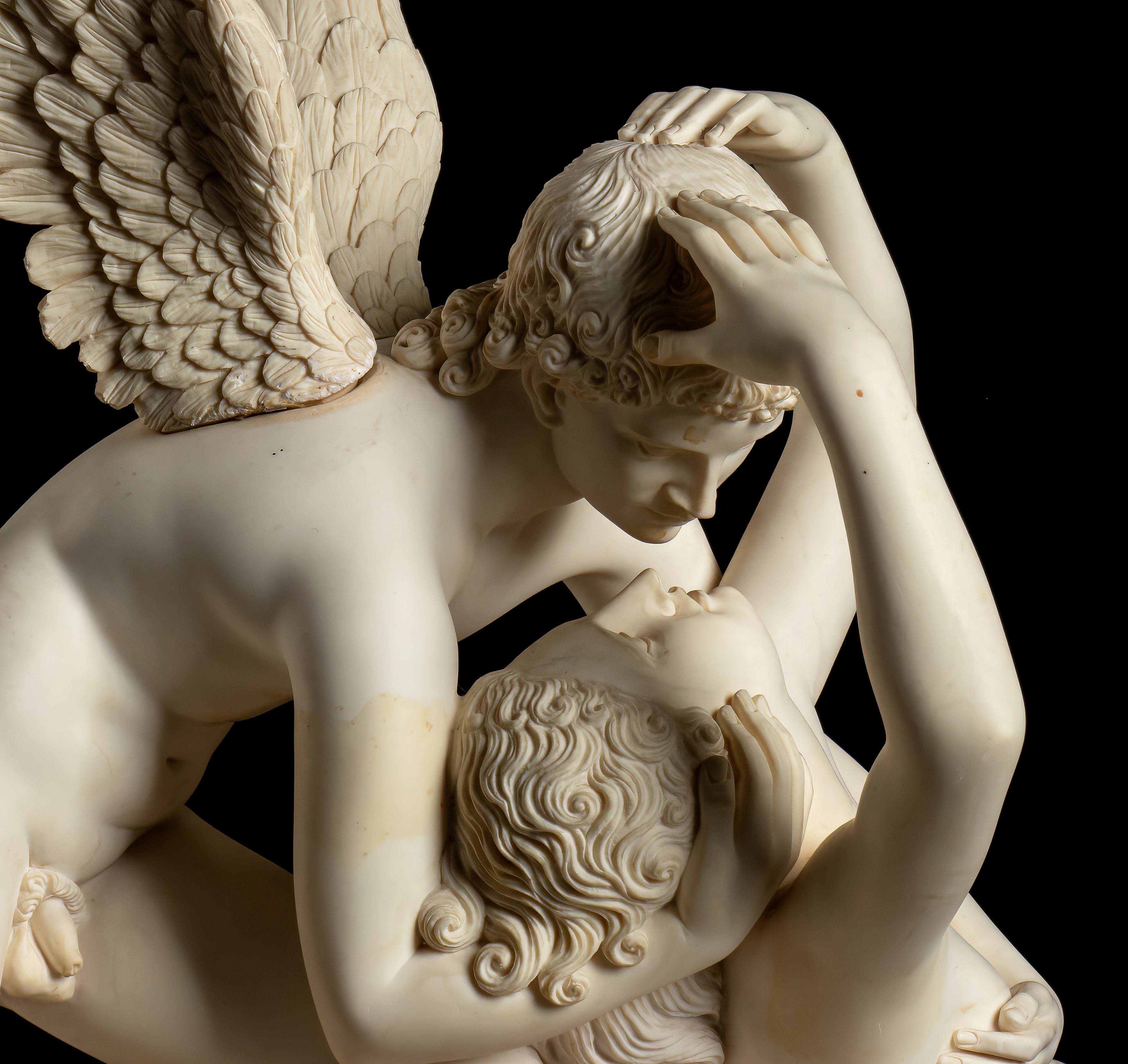 Scultura replica di "Amore e Psiche" di Antonio Canova in resina
