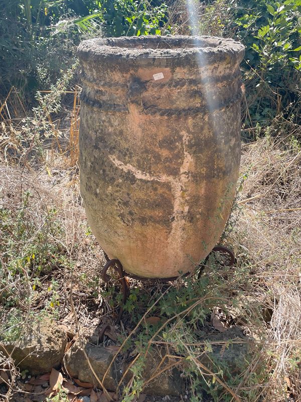 Lotto di due orci in terracotta anticata   - Auction Collezione Eredità Architetto Massimo Papiri  - Gliubich Casa d'Aste