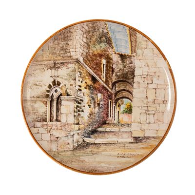 Piatto in Piatto in Maiolica Raffigurante il "chiassetto dei Campanari" di L'aquila