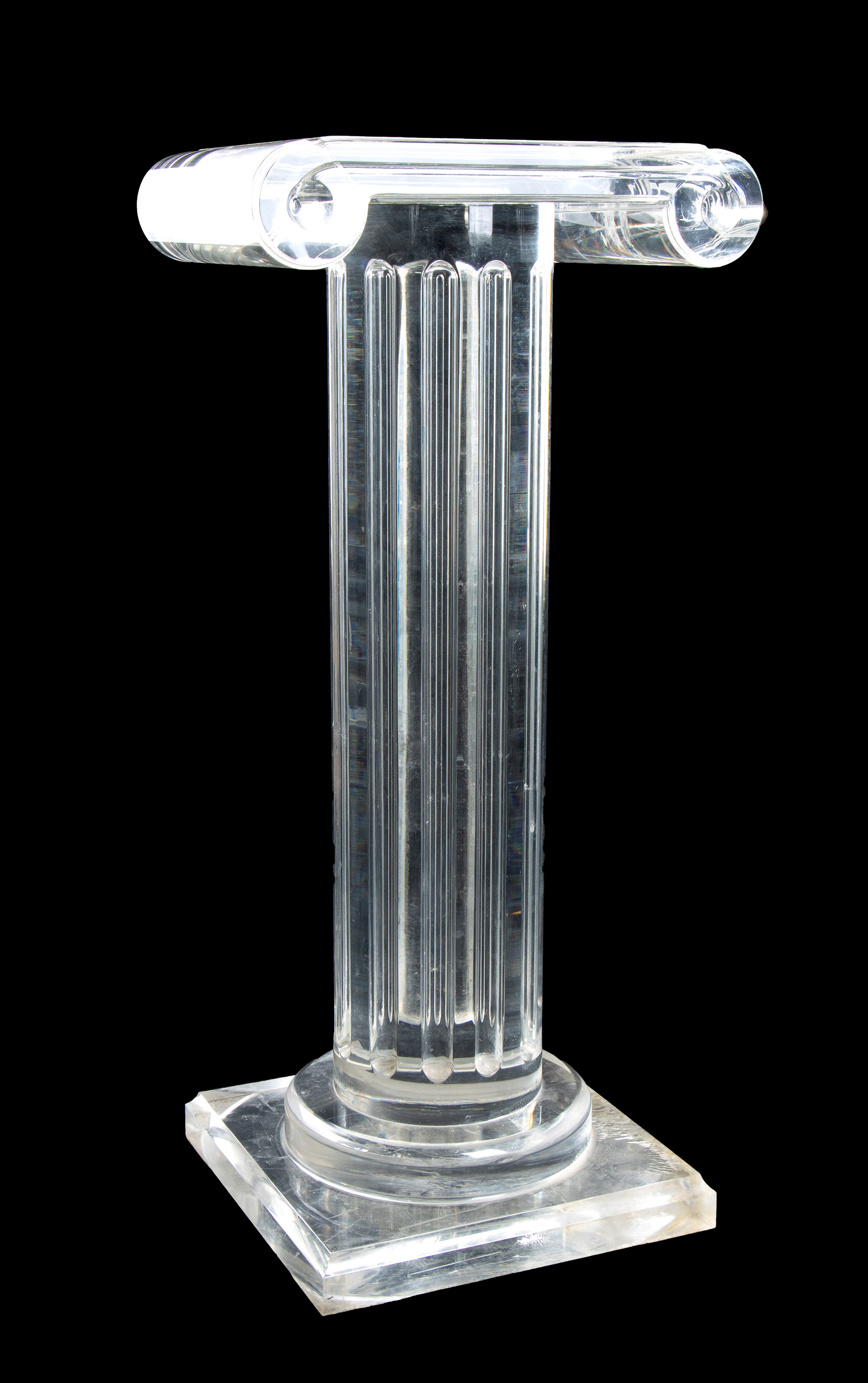 Colonna ionica in plexiglass. Roma, anni Settanta.