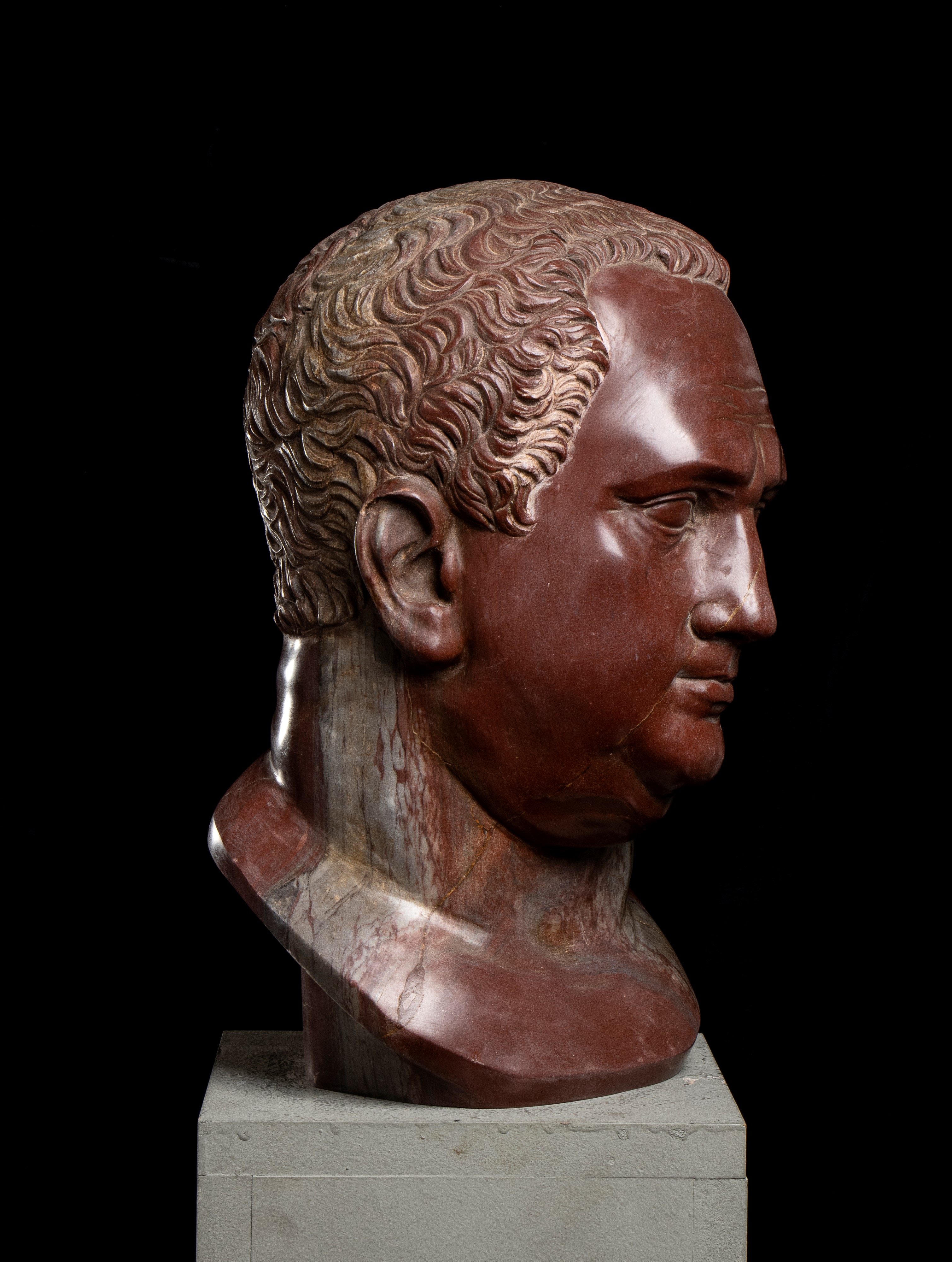 Testa Dell’imperatore Vitellio in Marmo Rosso Antico. Scultore Romano del XX Secolo