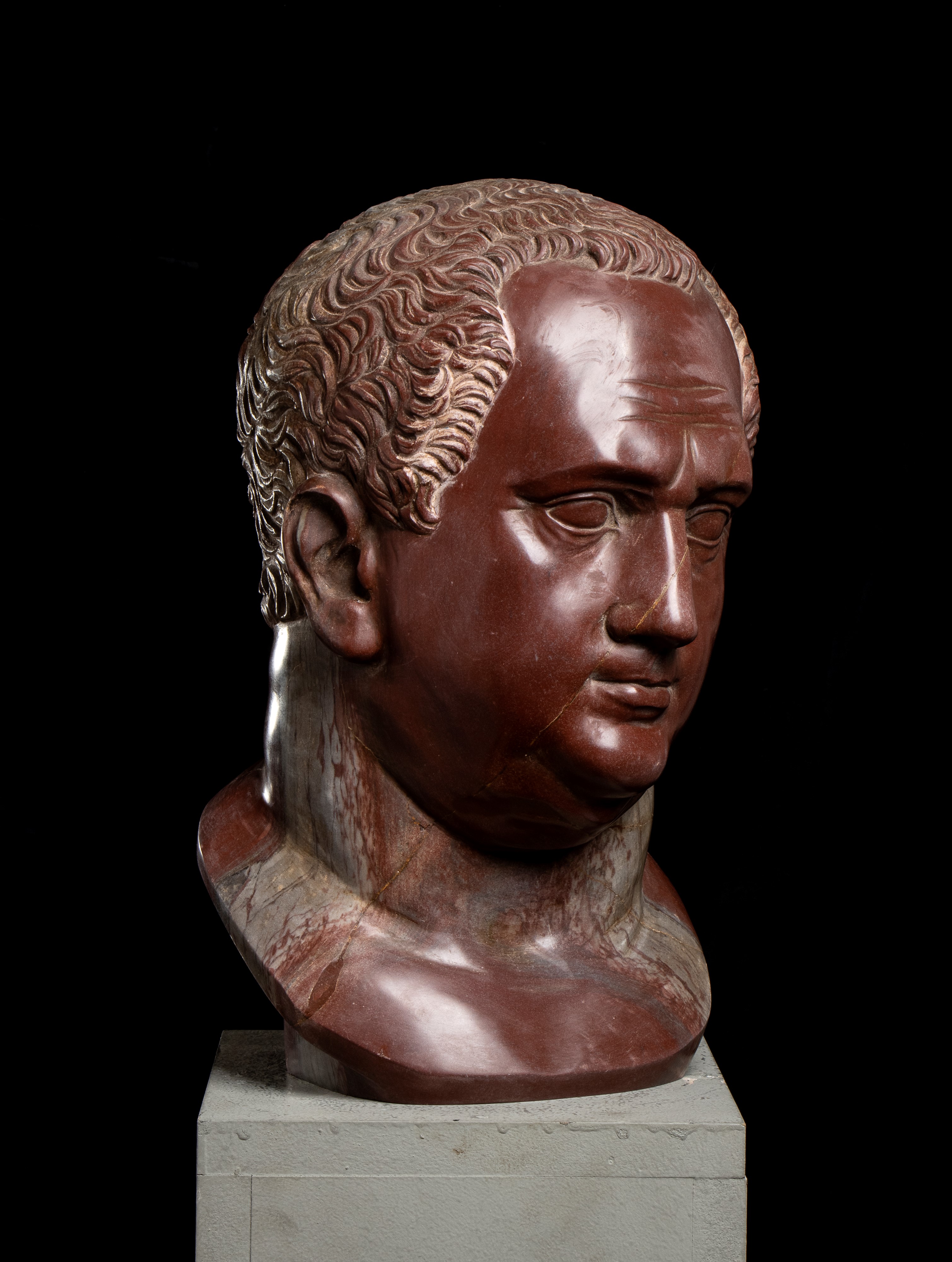 Testa Dell’imperatore Vitellio in Marmo Rosso Antico. Scultore Romano del XX Secolo