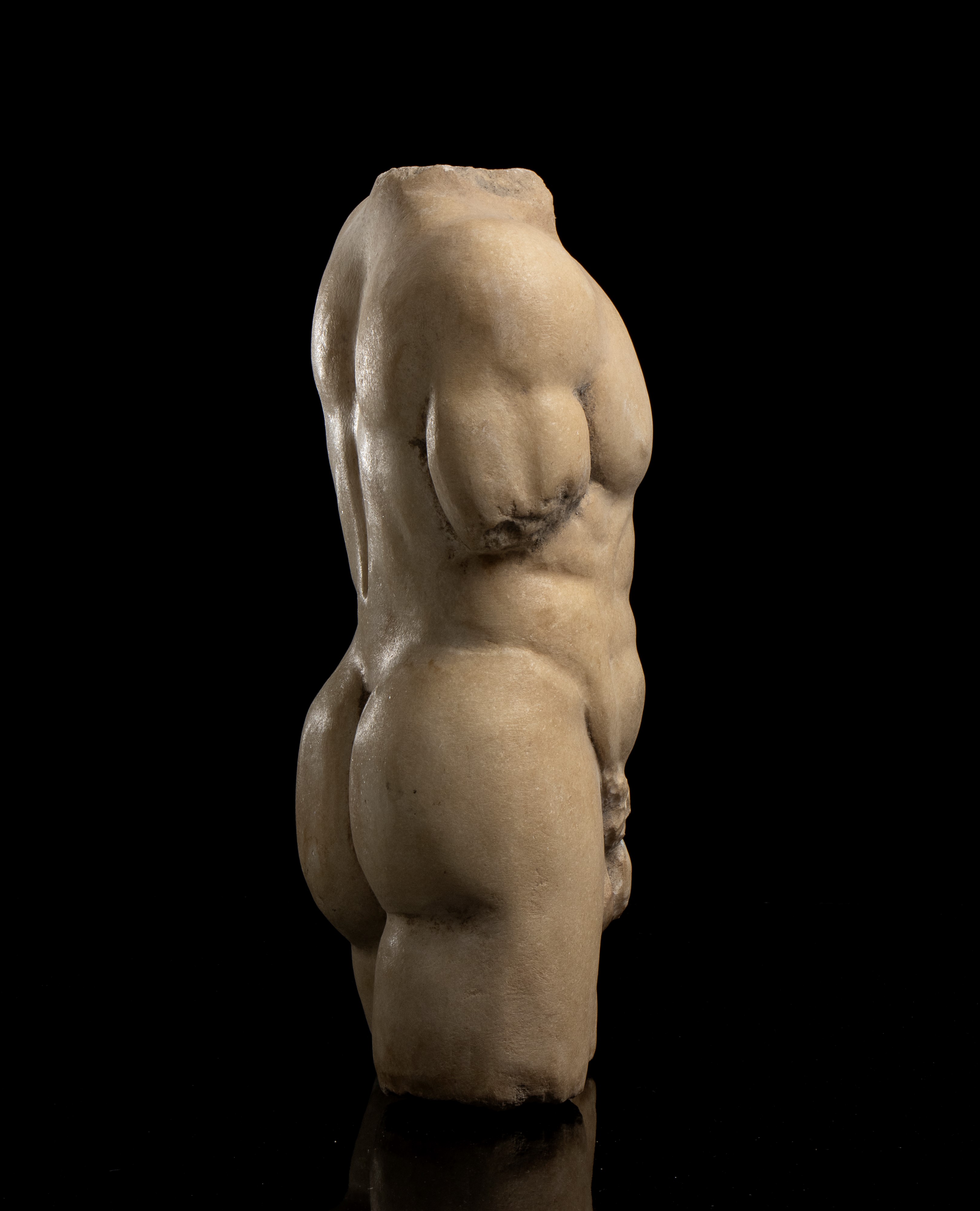 Torso in marmo statuario. Italia centrale, XIX secolo