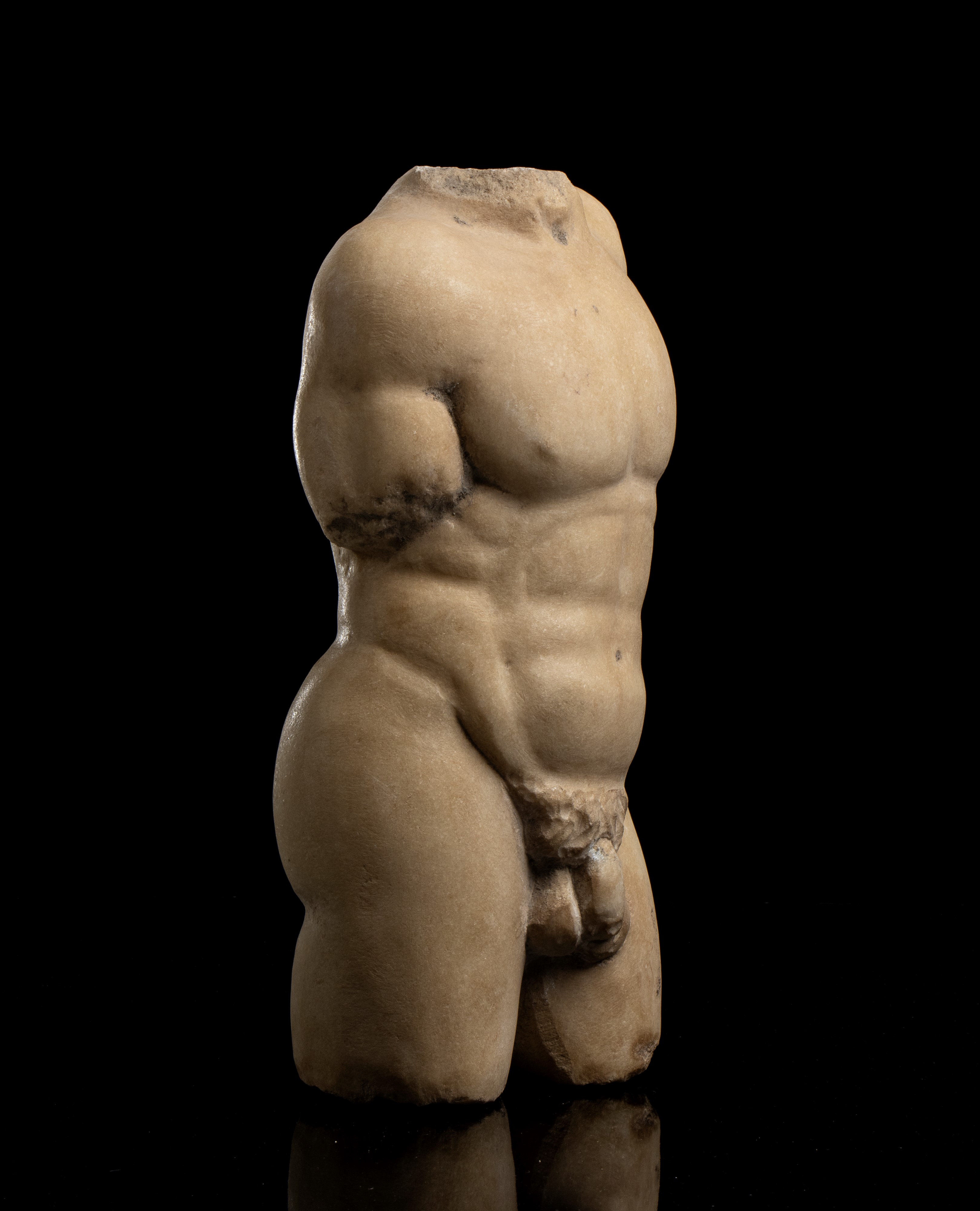 Torso in marmo statuario. Italia centrale, XIX secolo