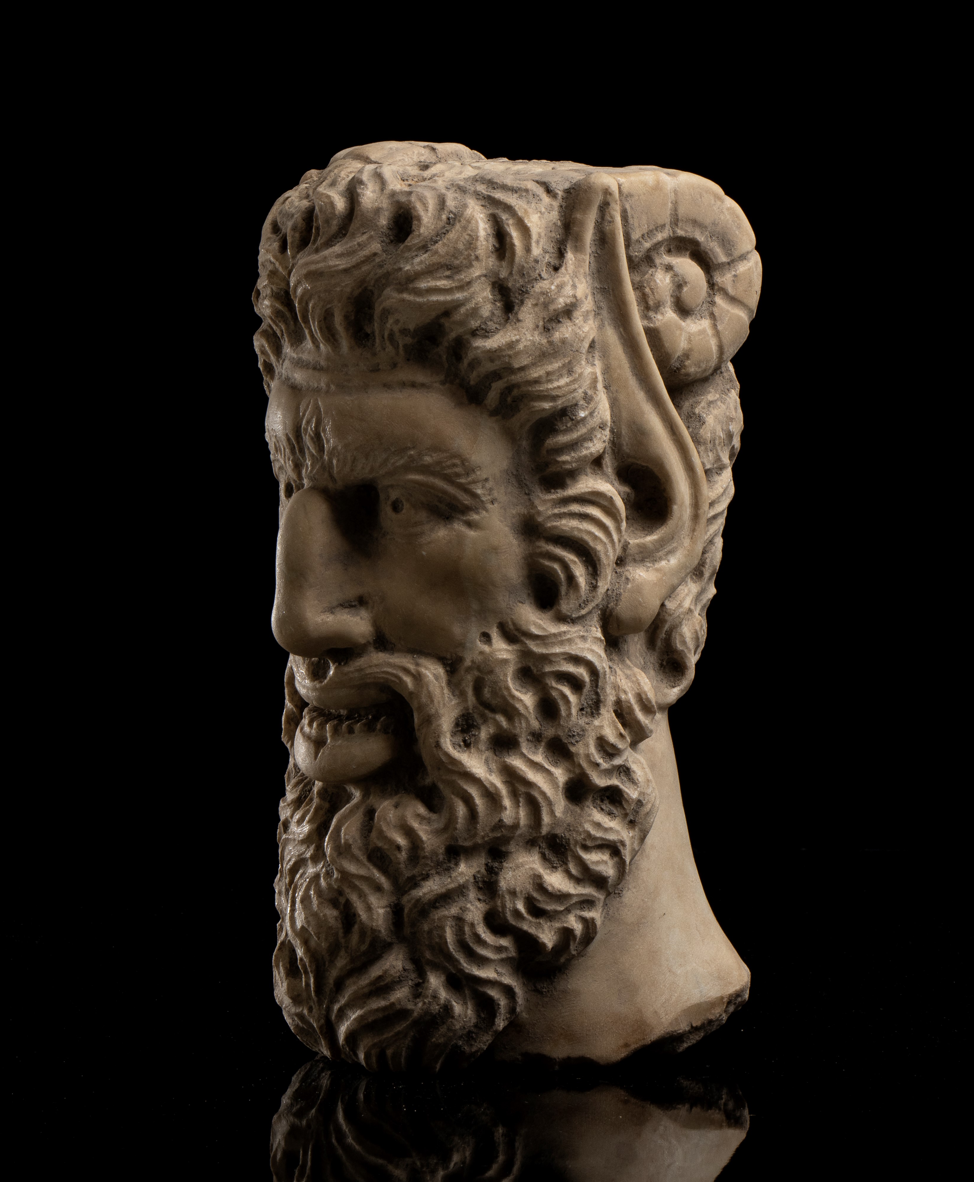 Scultura di Satiro in Marmo Bianco Statuario. Roma, Fine del XIX - Inizi del XX Secolo