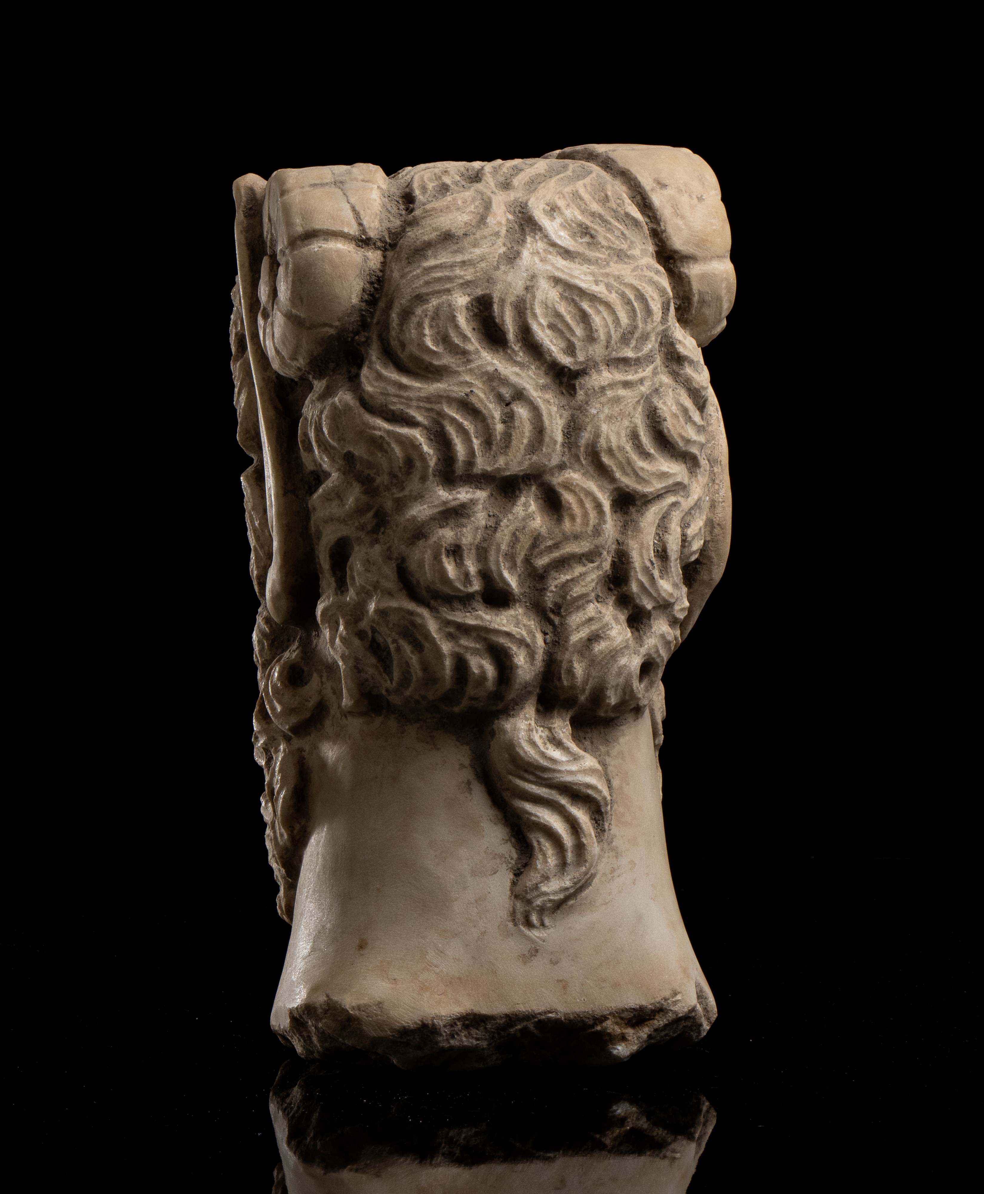 Scultura di Satiro in Marmo Bianco Statuario. Roma, Fine del XIX - Inizi del XX Secolo