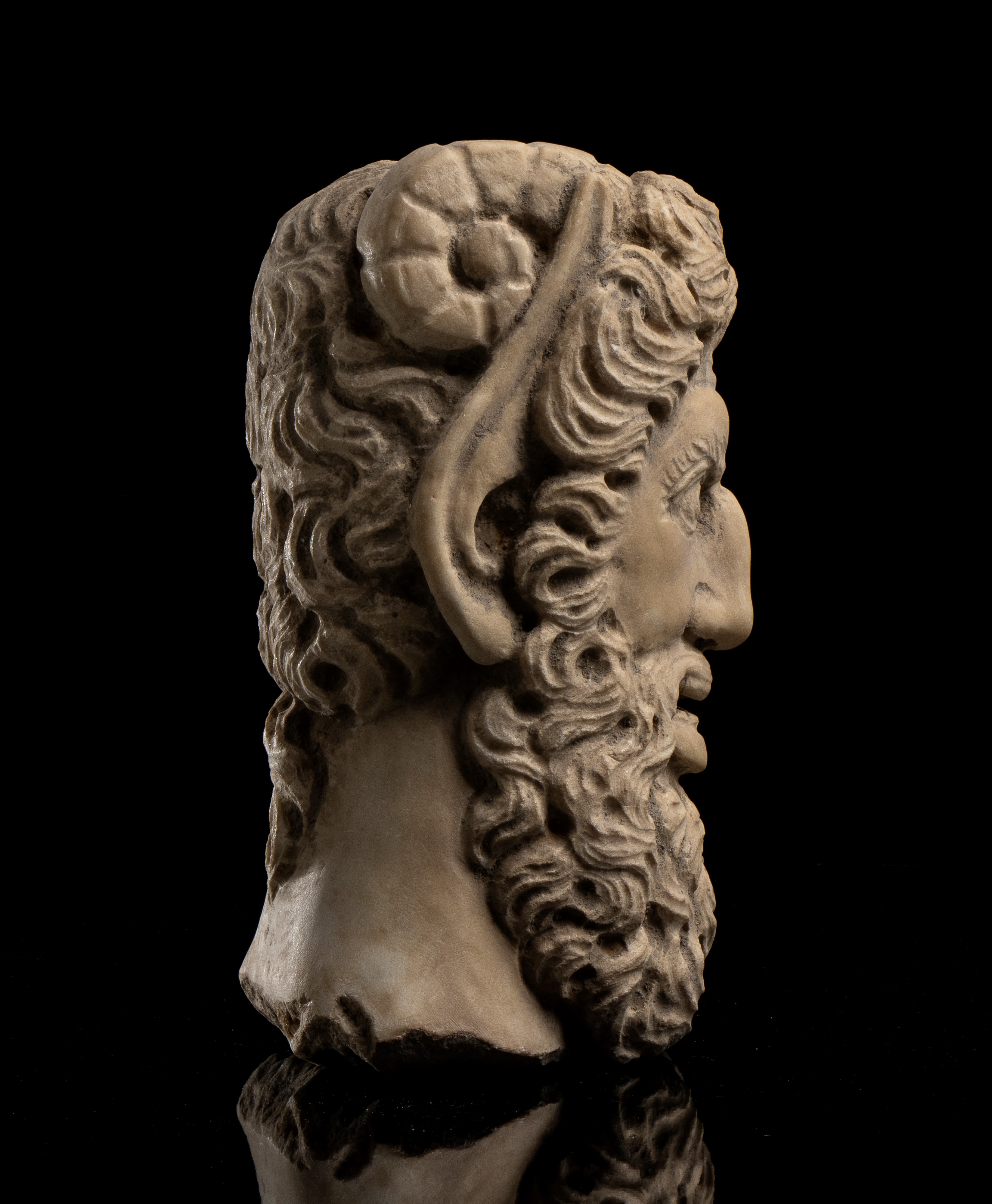 Scultura di Satiro in Marmo Bianco Statuario. Roma, Fine del XIX - Inizi del XX Secolo