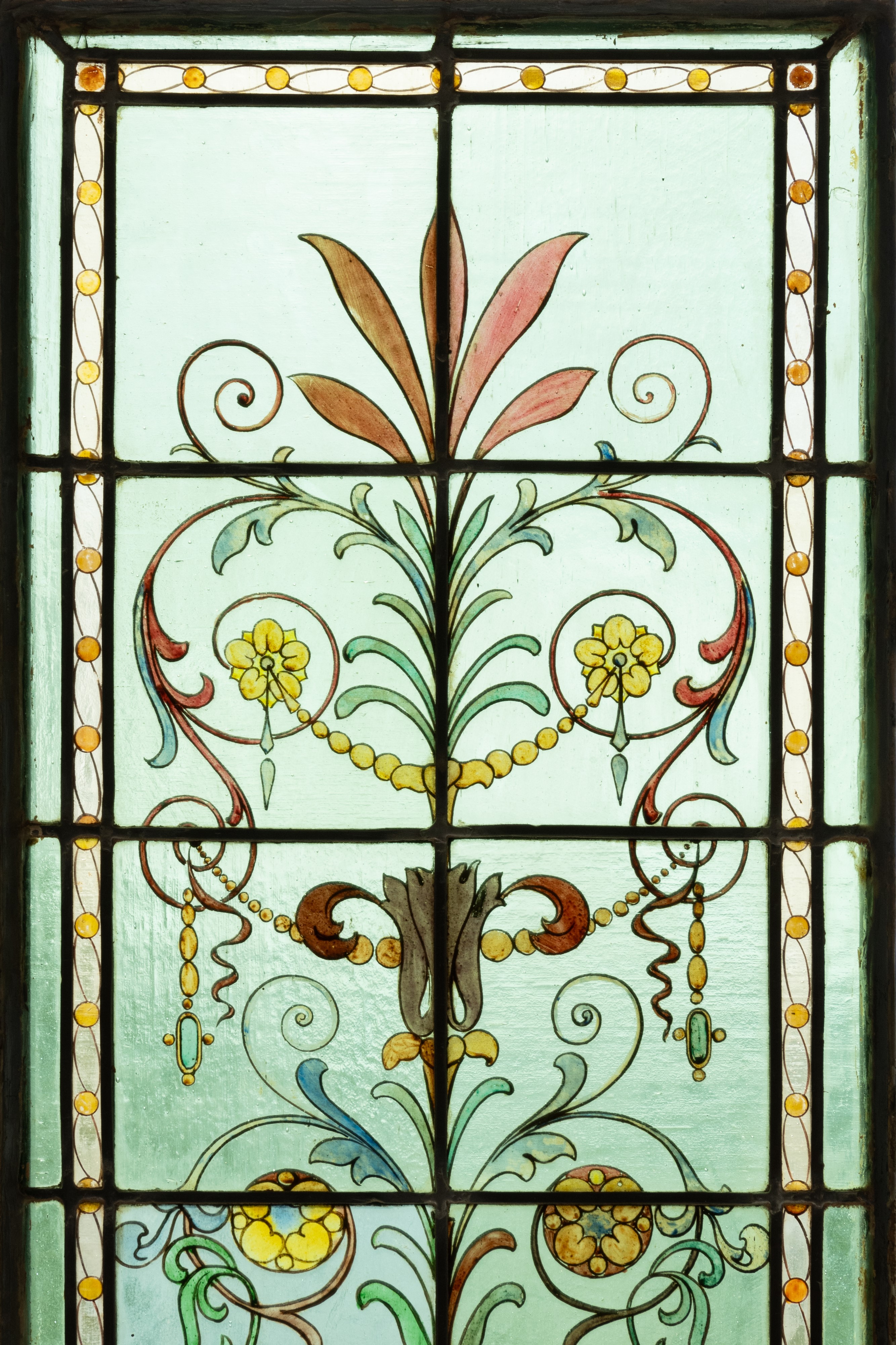 Coppia di vetrate liberty in vetro piombato e vetro piombato colorato. Italia fine XIX-inizio XX ...