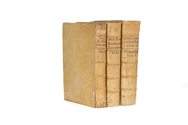 Lotto di Tre Volumi In-folio Rilegati in Pergamena Coeva