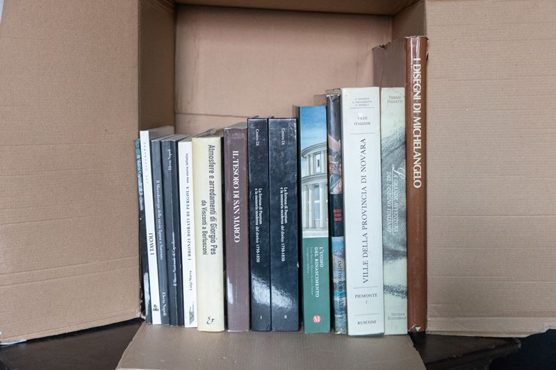 Box Letteraria Contenente Lotto di 14 Volumi D'arte