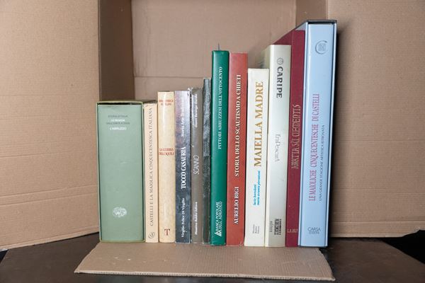 Box letteraria contenente lotto di 12 volumi sulla storia e l'arte in Abruzzo  - Asta Asta Charta - Libri dal XV al XIX secolo, Manoscritti e Autografi - Gliubich Casa d'Aste