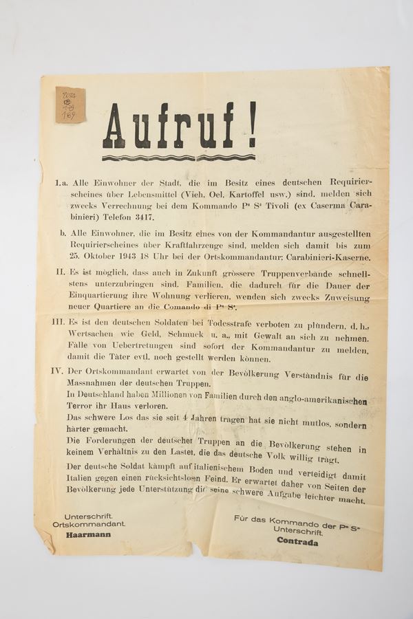 Manifesto in lingua tedesca ʺAufrufʺ a doppia ﬁrma Haarman e Contrada sulle requisizioni tedesche. Tivoli, 1944.