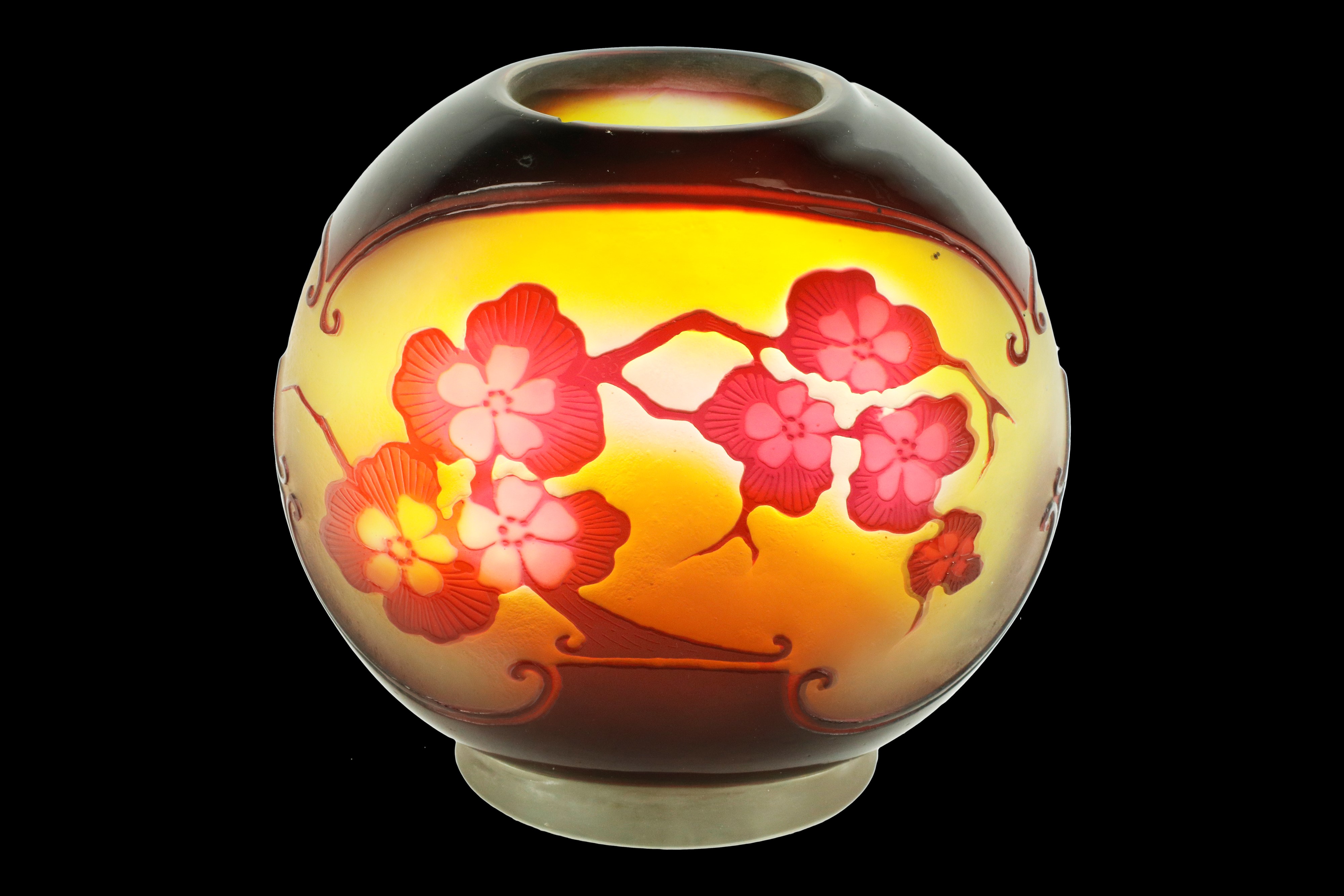 Vaso in vetro a firma Gallè