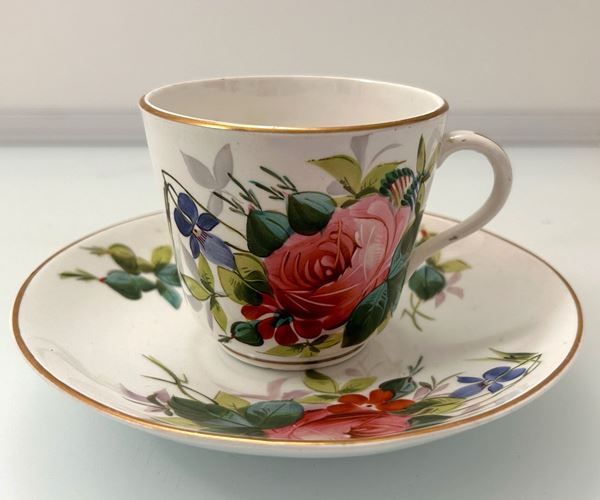 Manifattura inglese dell'ultimo quarto del XIX secolo - Tazza vittoriana per non bagnare i baffi